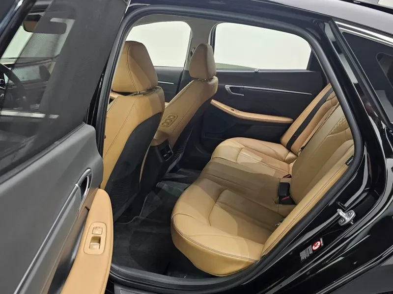 Hyundai Sonata, снимка 16 - Автомобили и джипове - 54834599