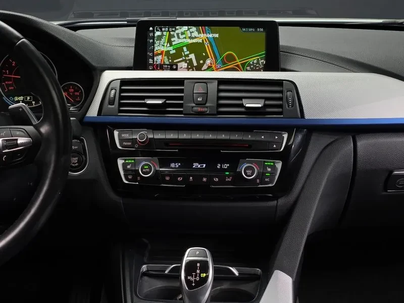 BMW 320 i - САМО 30% АВАНС, снимка 12 - Автомобили и джипове - 56304445