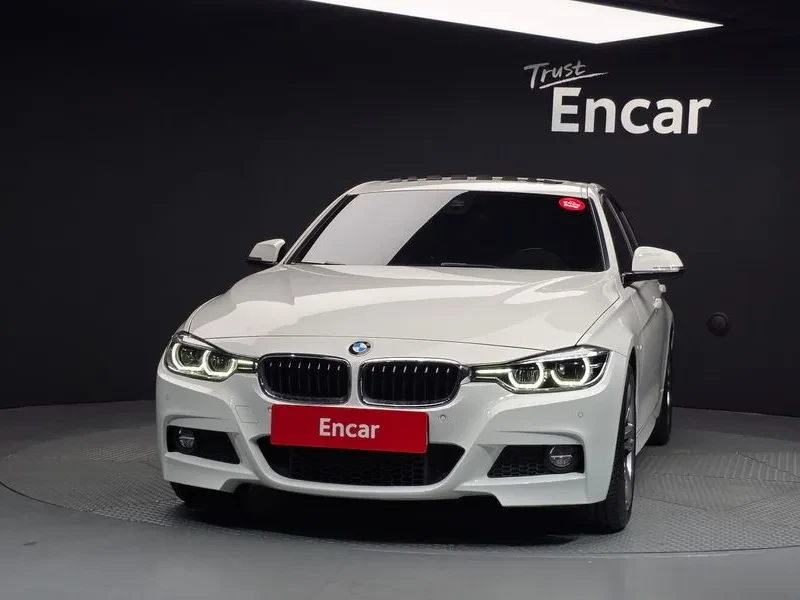 BMW 320 i - САМО 30% АВАНС, снимка 3 - Автомобили и джипове - 56304445
