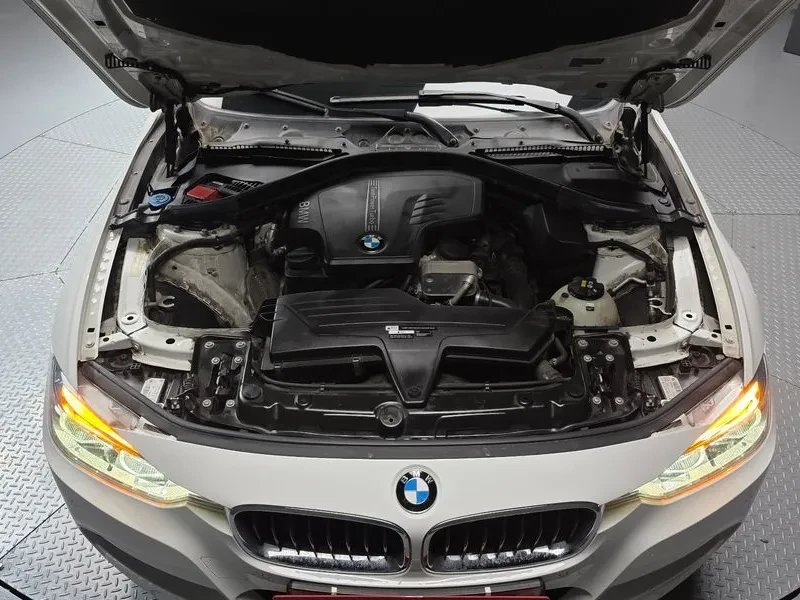 BMW 320 i - САМО 30% АВАНС, снимка 6 - Автомобили и джипове - 56304445