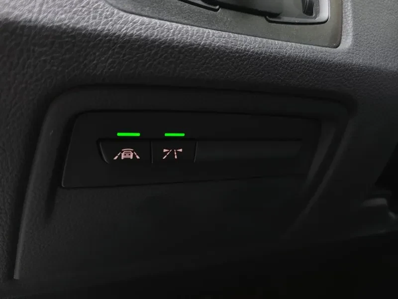 BMW 320 i - САМО 30% АВАНС, снимка 16 - Автомобили и джипове - 56304445