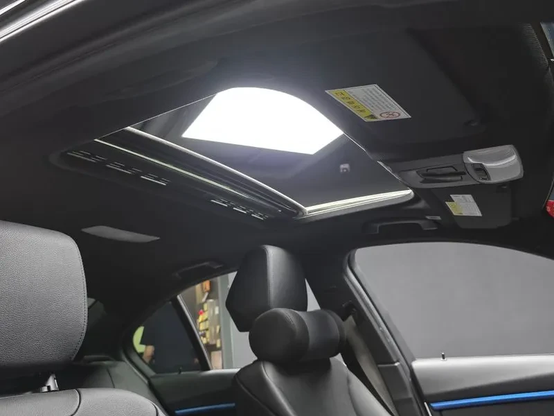 BMW 320 i - САМО 30% АВАНС, снимка 15 - Автомобили и джипове - 56304445