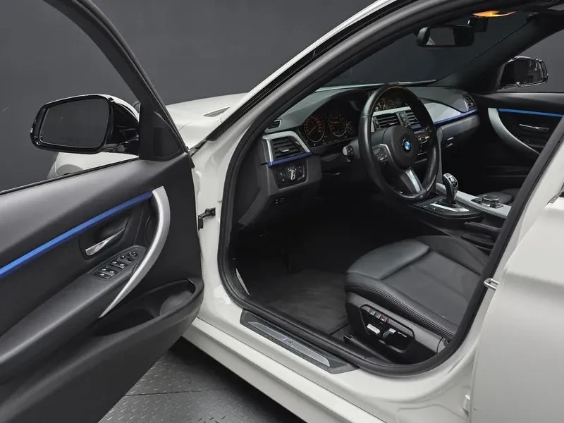 BMW 320 i - САМО 30% АВАНС, снимка 10 - Автомобили и джипове - 56304445