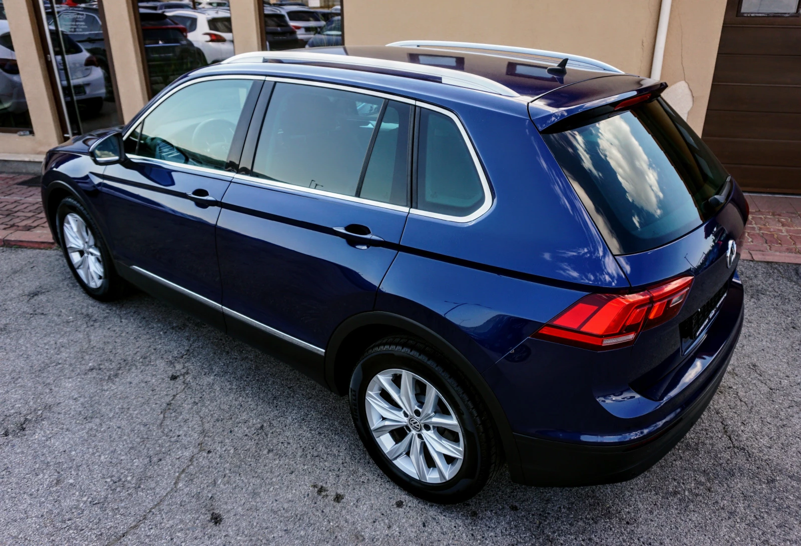VW Tiguan 1.6TDI BUSINESS - изображение 4