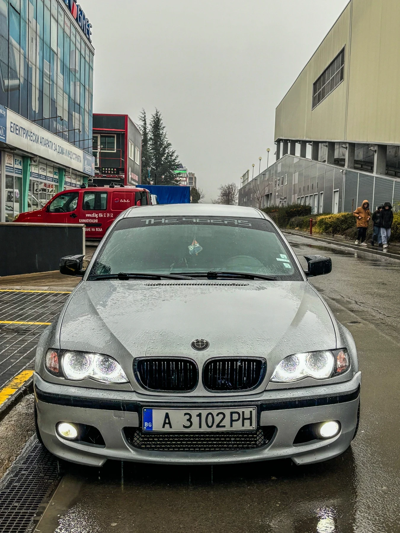 BMW 330 330d - изображение 2