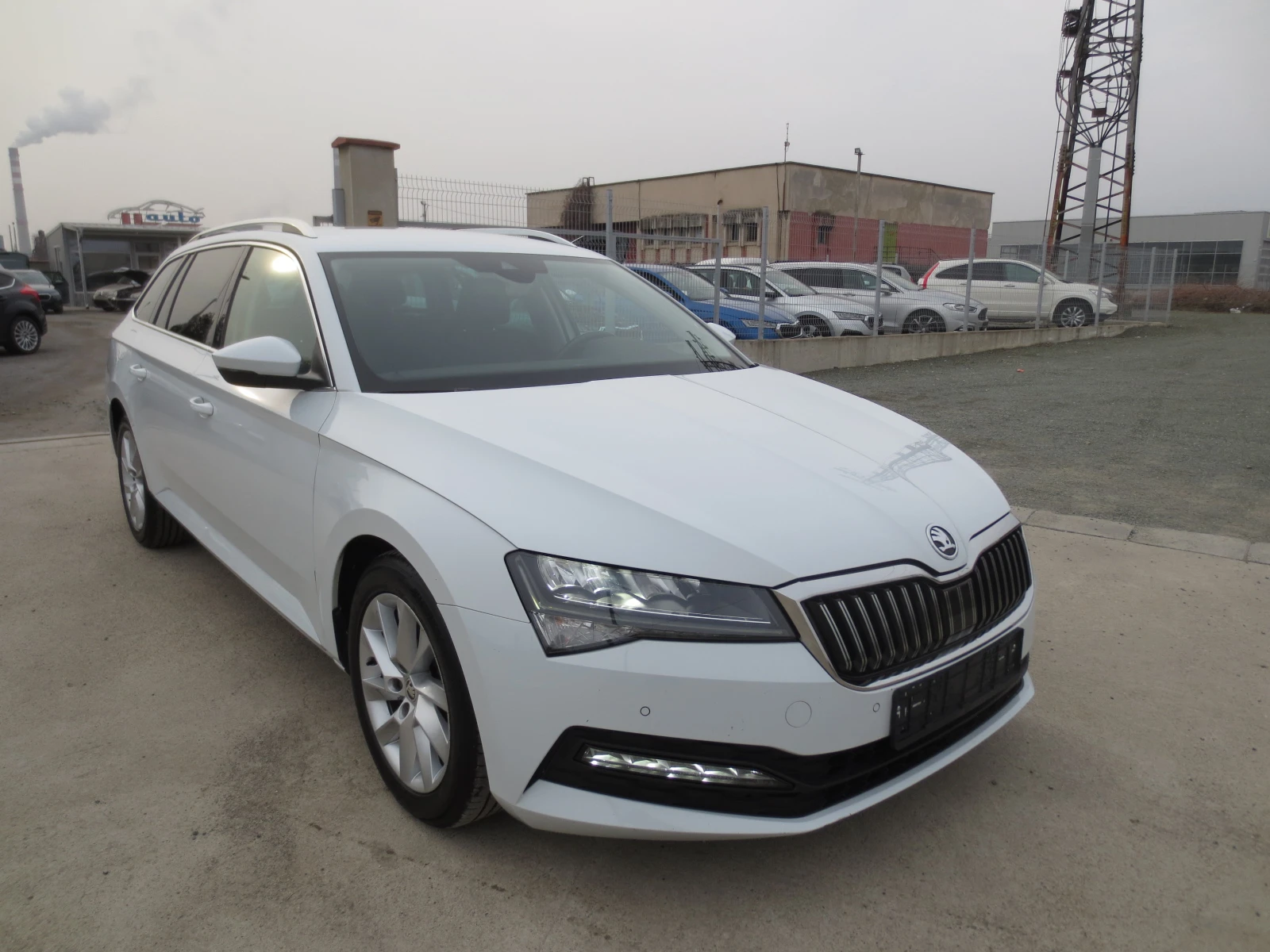 Skoda Superb 2.0TDI* DSG*  - изображение 3