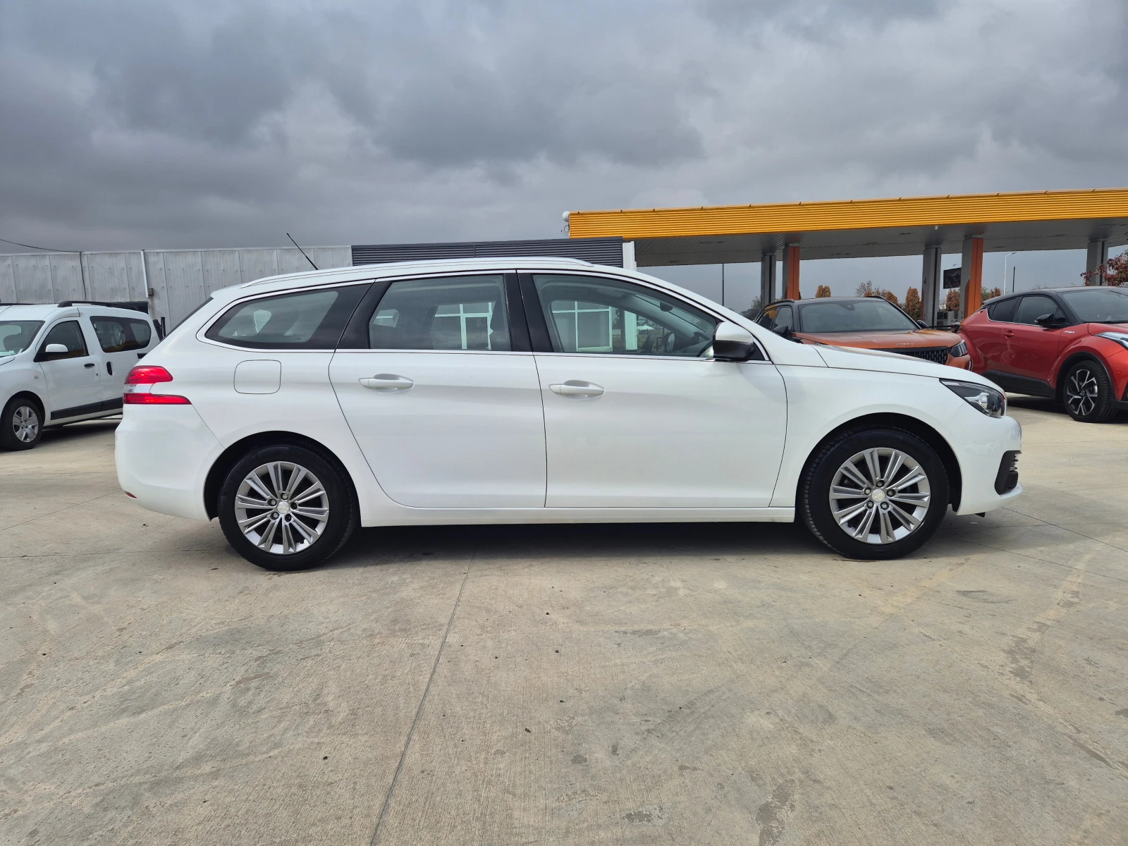 Peugeot 308 НОВА ALLURE 1.5 HDi А/Т 130кс - изображение 6