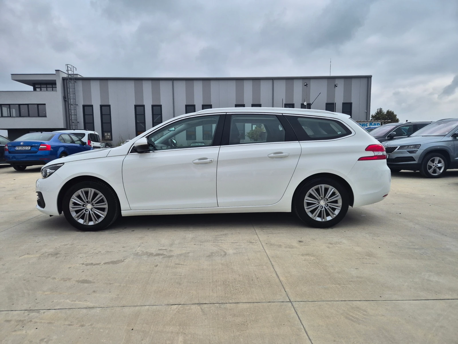 Peugeot 308 НОВА ALLURE 1.5 HDi А/Т 130кс - изображение 2