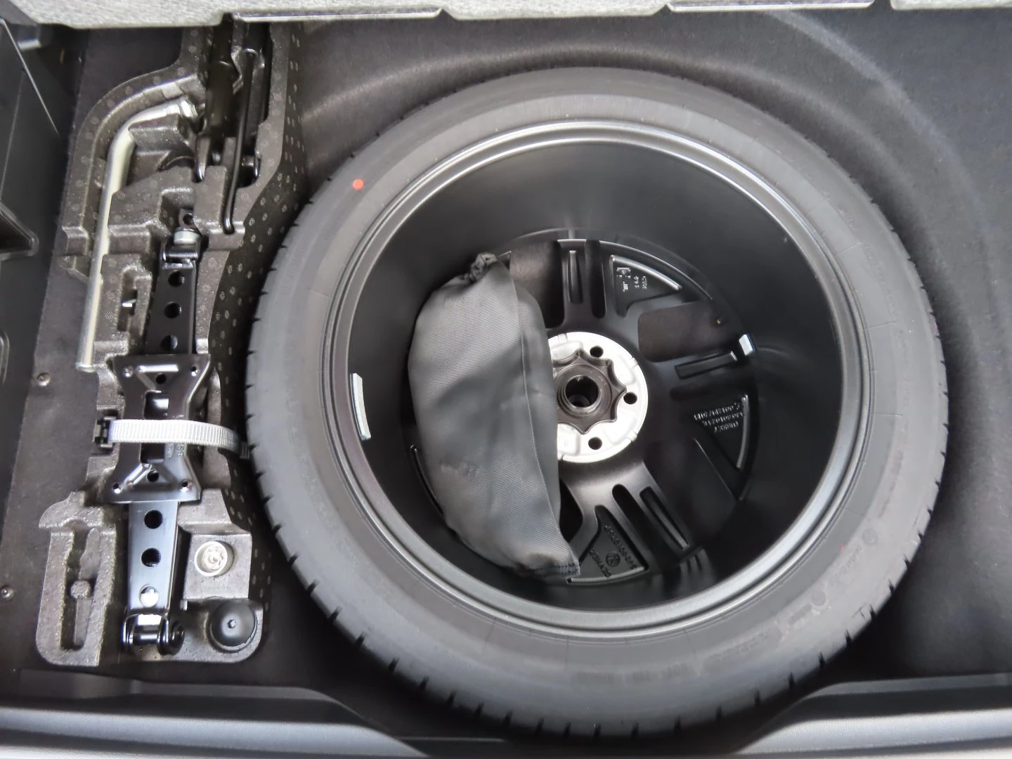 VW Passat 9 Elegance 2.0 TSI DSG - изображение 5