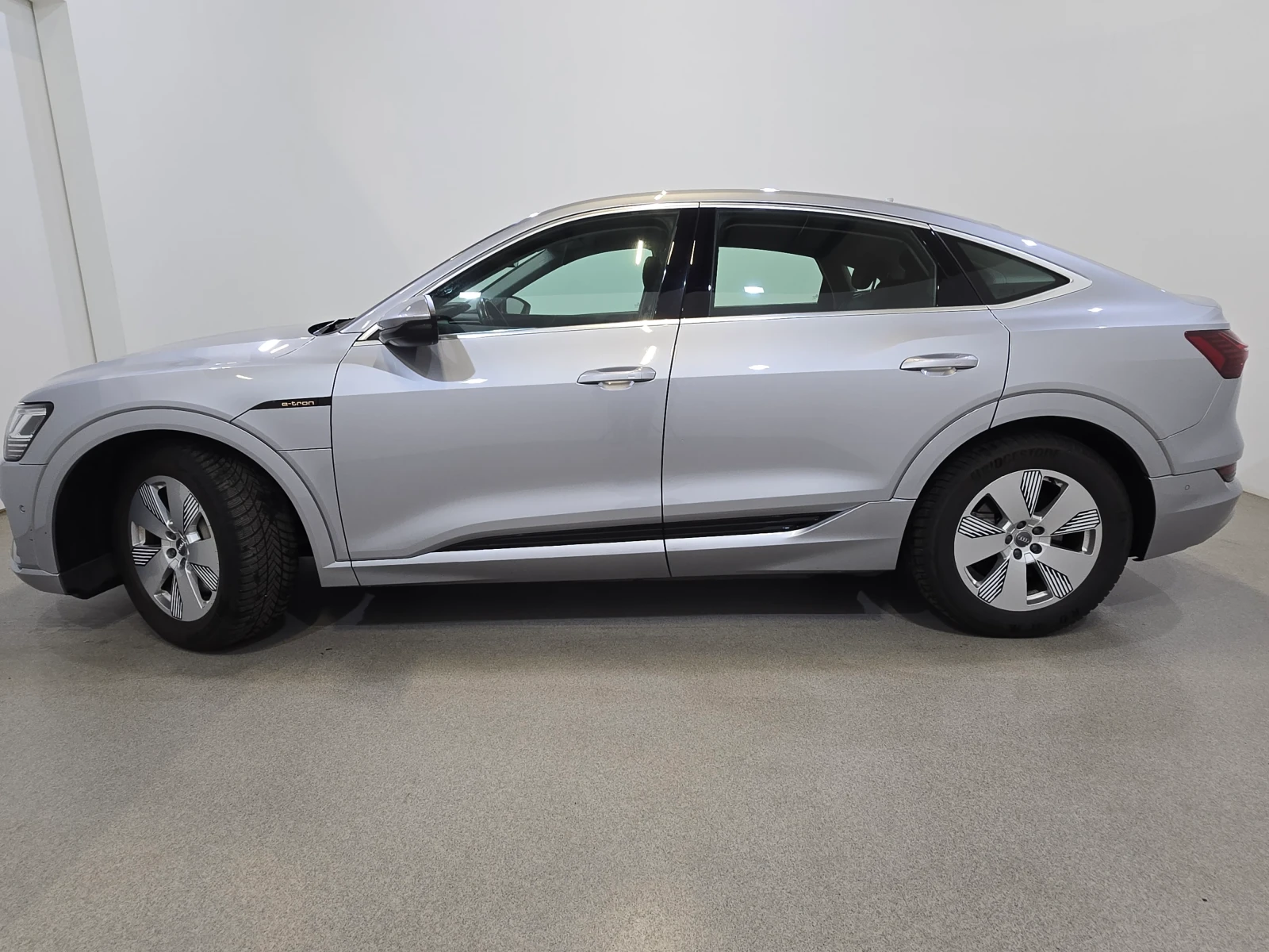 Audi E-Tron Sportback/MatrixLed/Head-Up/Leather/KeylessGo/Came, снимка 6 - Автомобили и джипове - 54117710