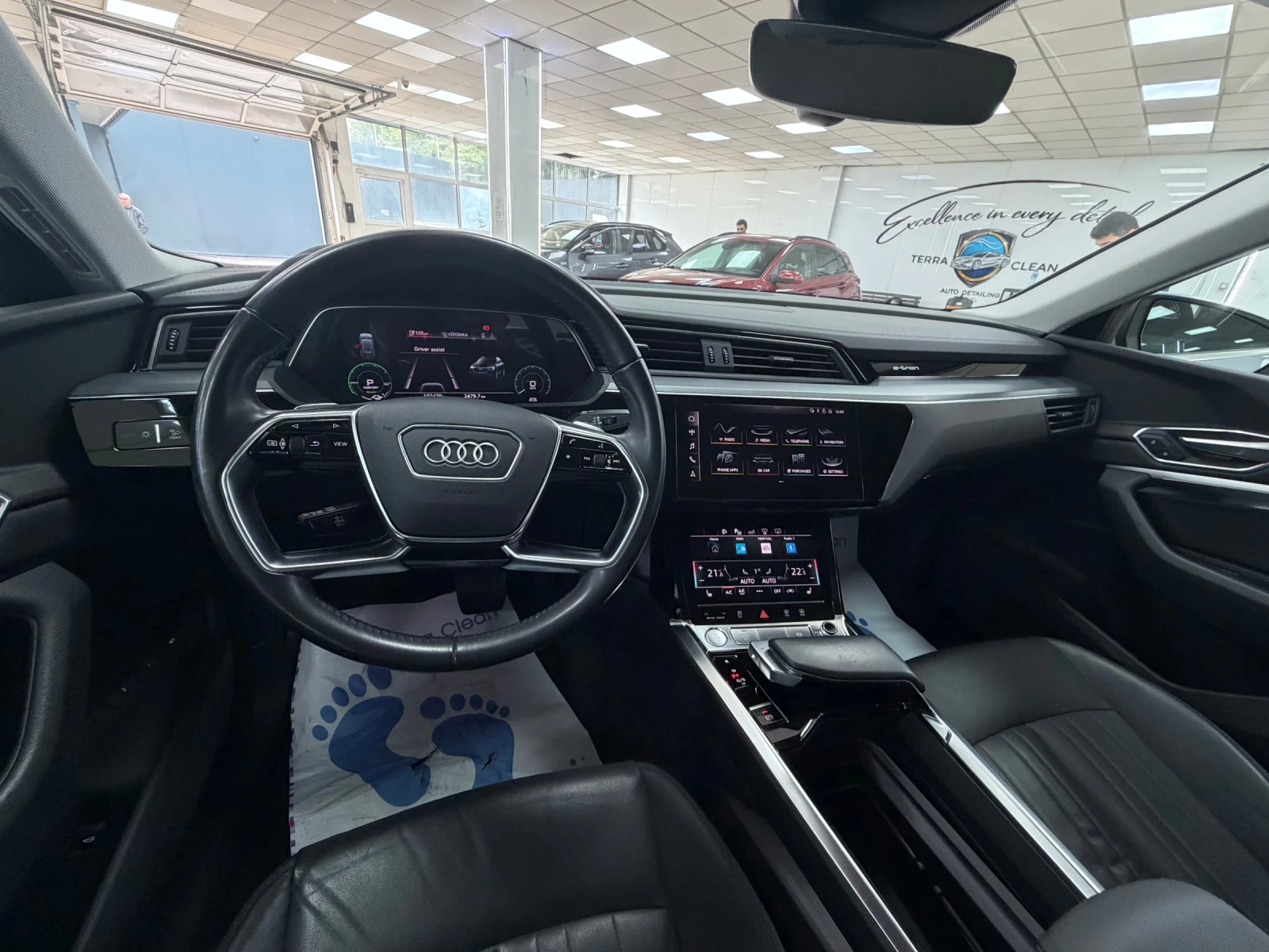 Audi E-Tron SOH 94%/Sportback/MatrixLed/Head-Up/KeylessGo/, снимка 8 - Автомобили и джипове - 54628896