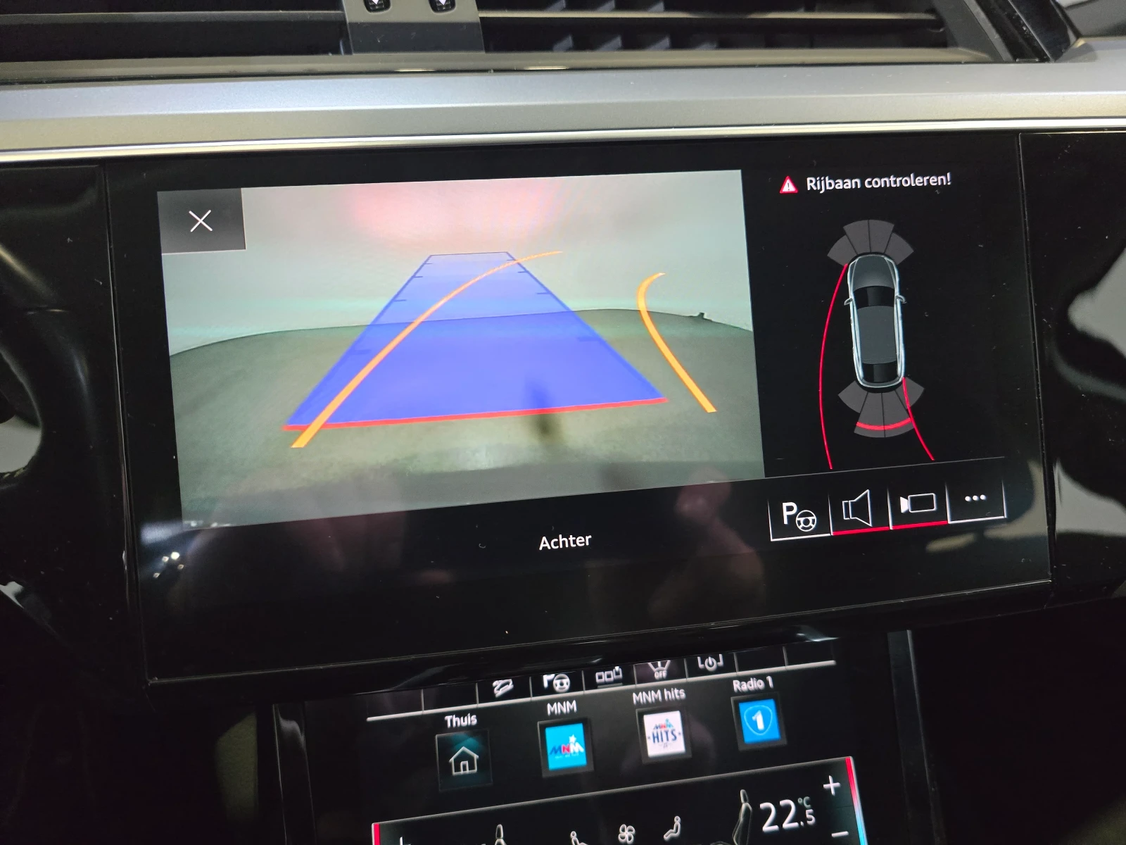 Audi E-Tron Sportback/MatrixLed/Head-Up/Leather/KeylessGo/Came, снимка 15 - Автомобили и джипове - 54117710