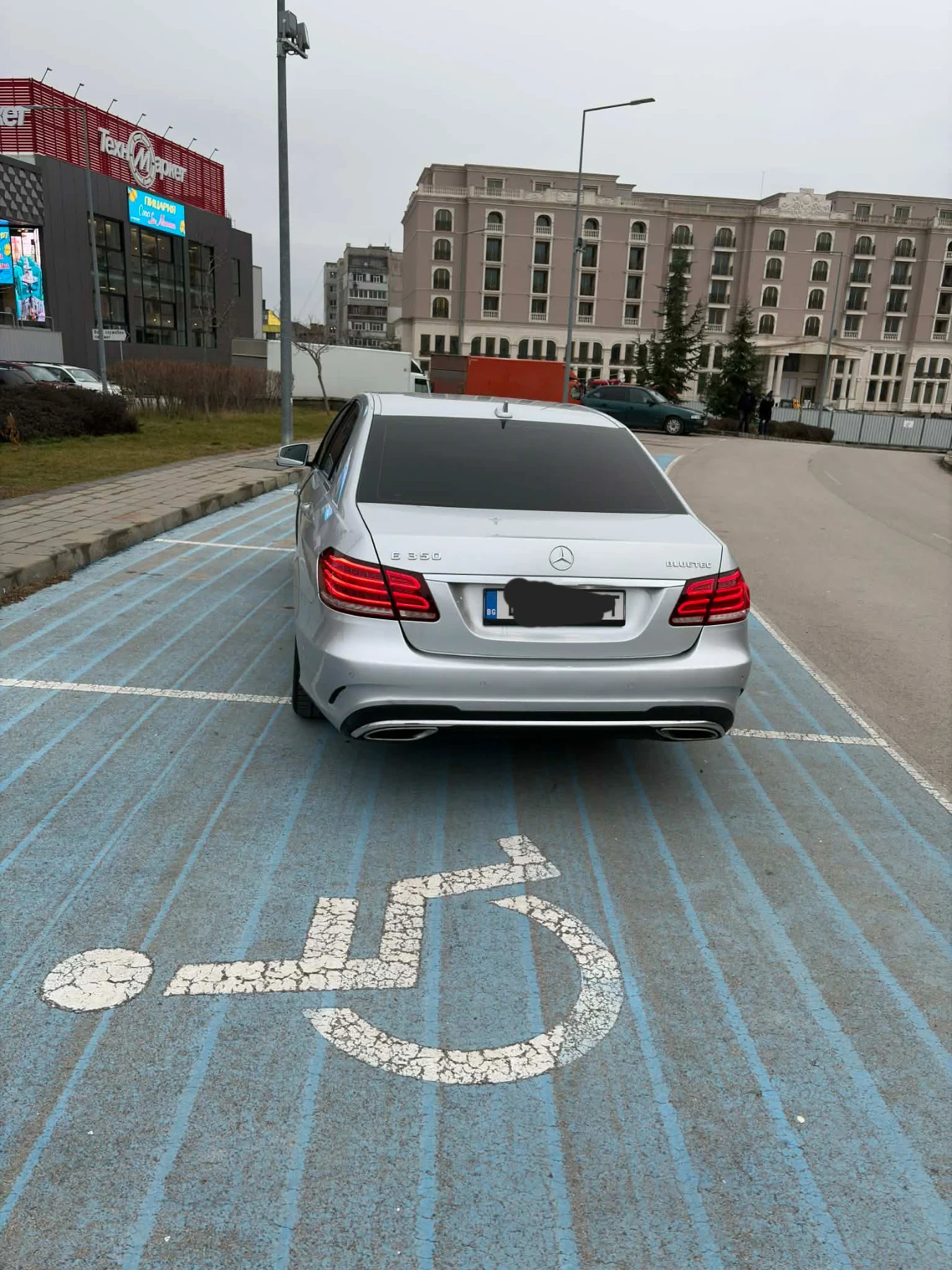 Mercedes-Benz E 350 7G; 4MATIC  - изображение 3