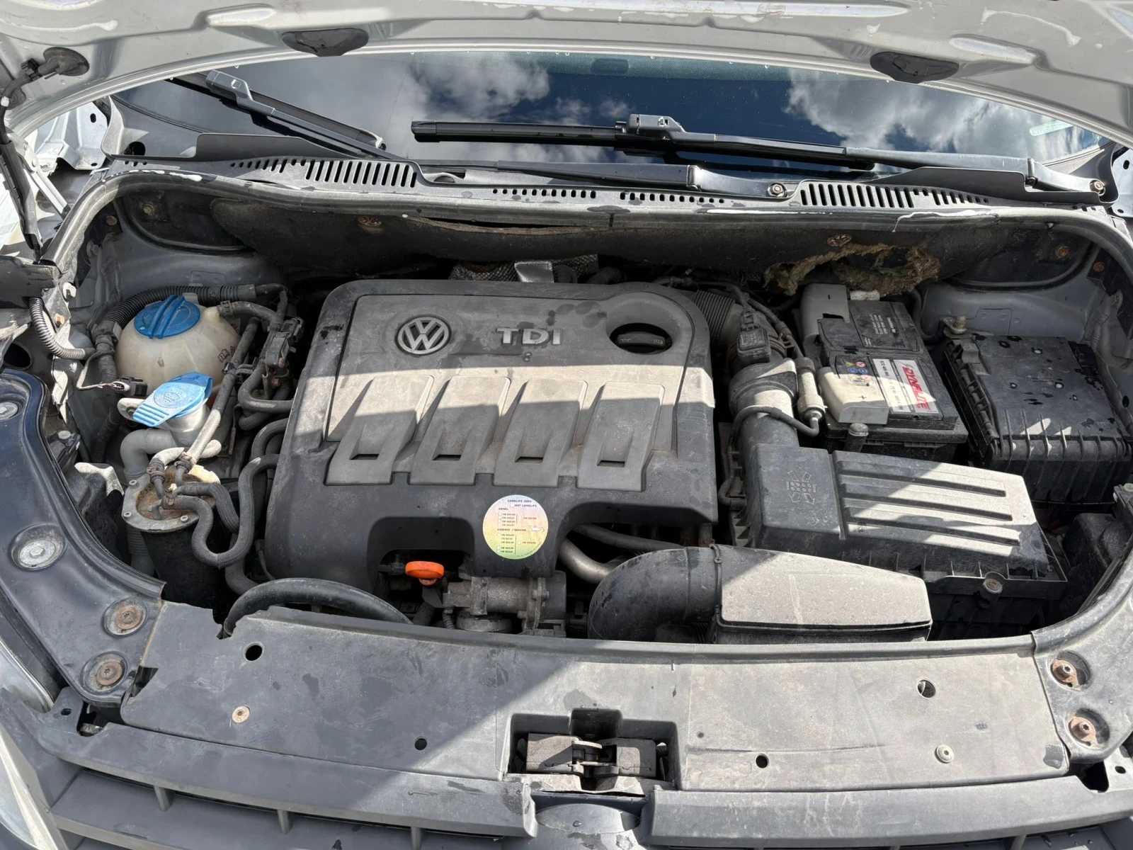 VW Caddy 1.6 TDI, снимка 9 - Автомобили и джипове - 53619501