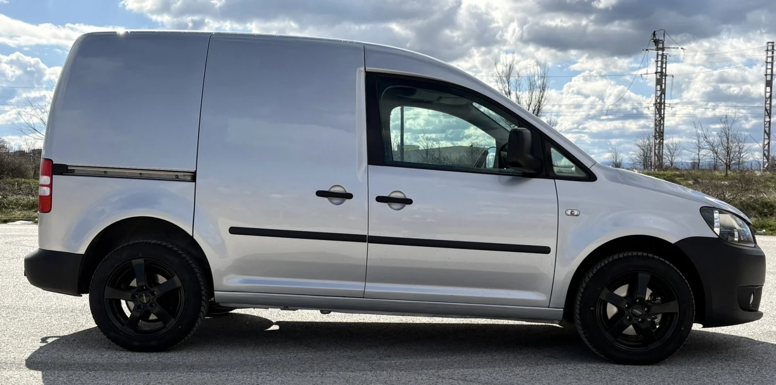 VW Caddy 1.6 TDI, снимка 3 - Автомобили и джипове - 53619501