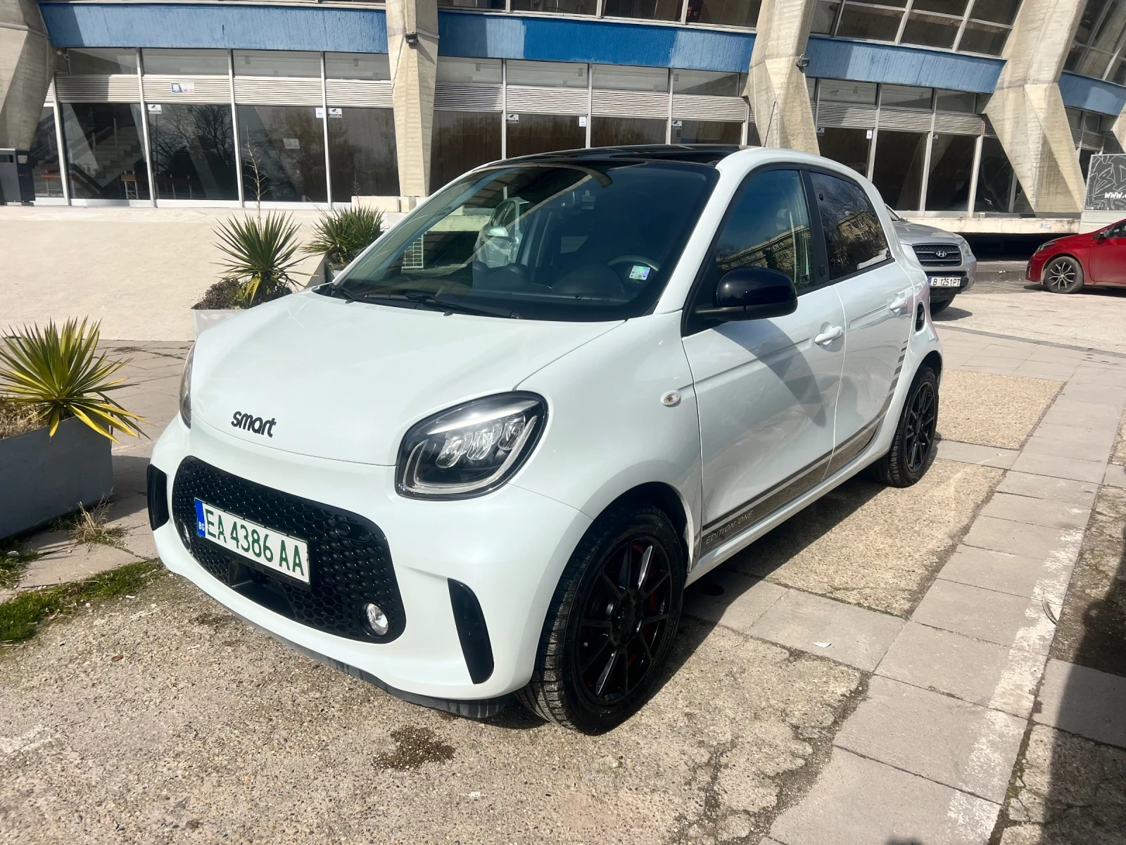Smart Forfour EQ22 Edition one Brabus, снимка 2 - Автомобили и джипове - 53726213