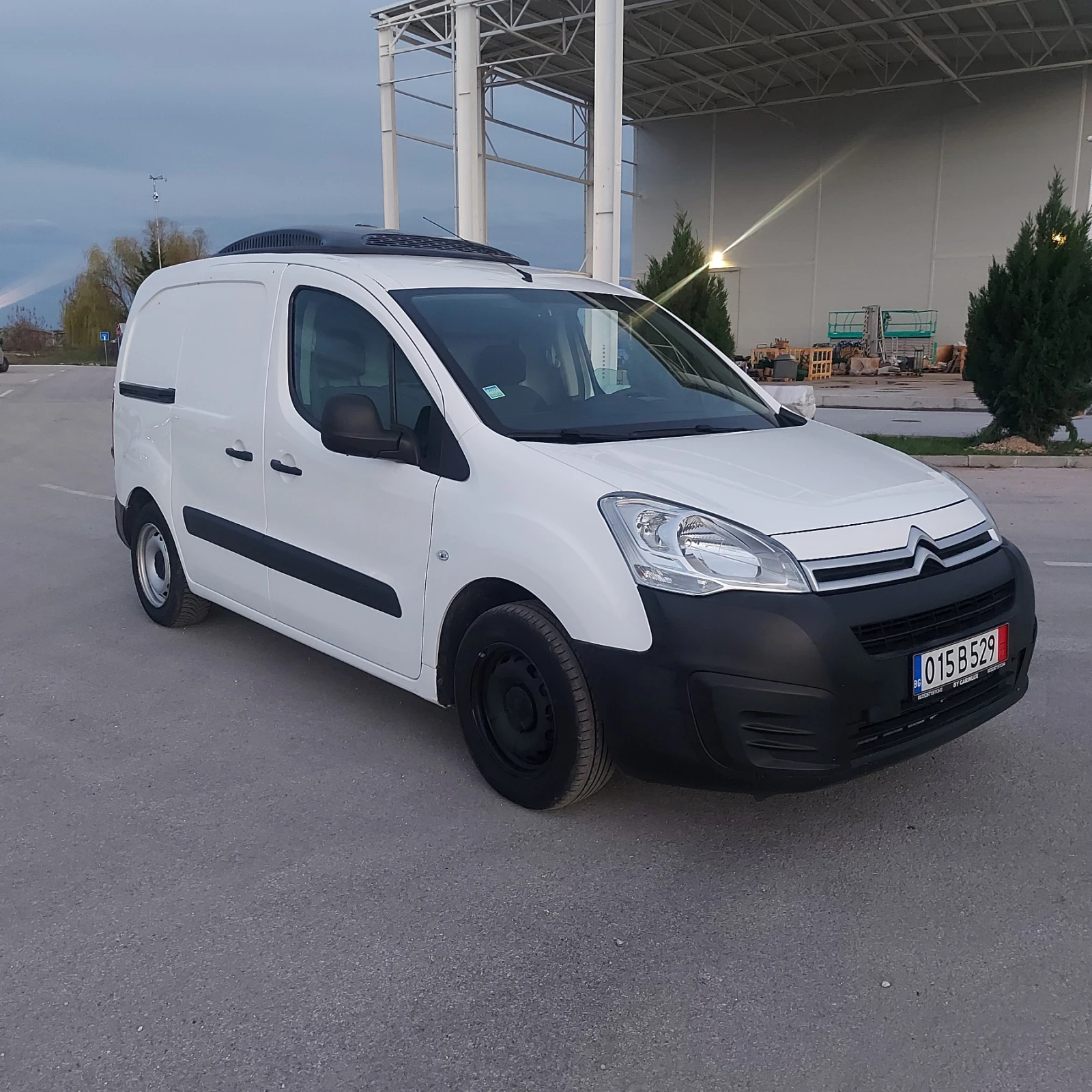 Peugeot Partner хладилен с климатик, снимка 2 - Автомобили и джипове - 54084367