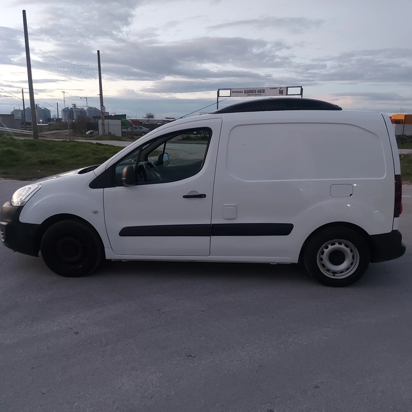 Peugeot Partner хладилен с климатик, снимка 15 - Автомобили и джипове - 54084367