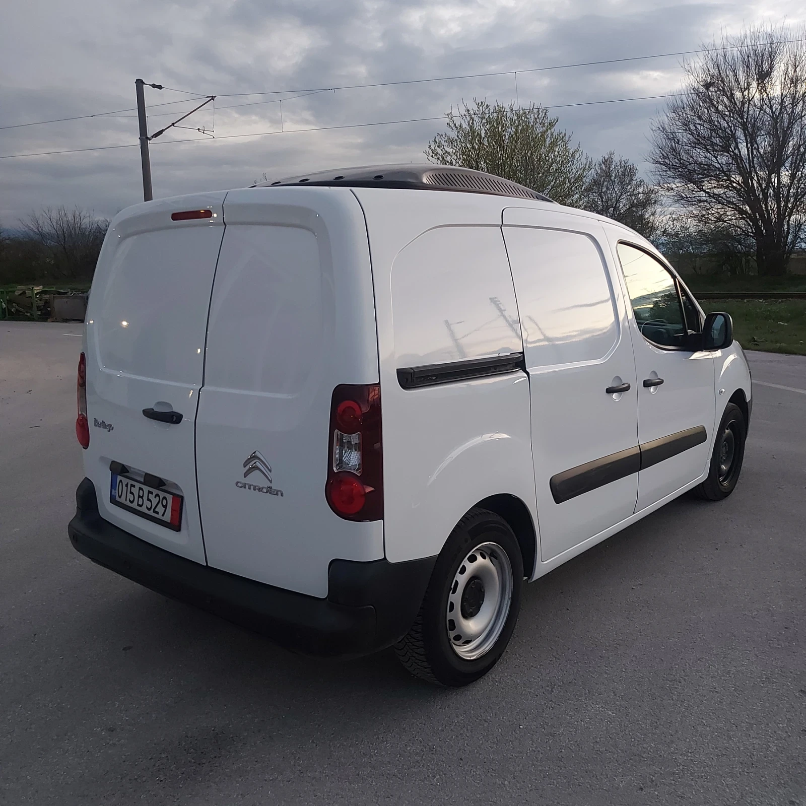 Peugeot Partner хладилен с климатик, снимка 4 - Автомобили и джипове - 54084367