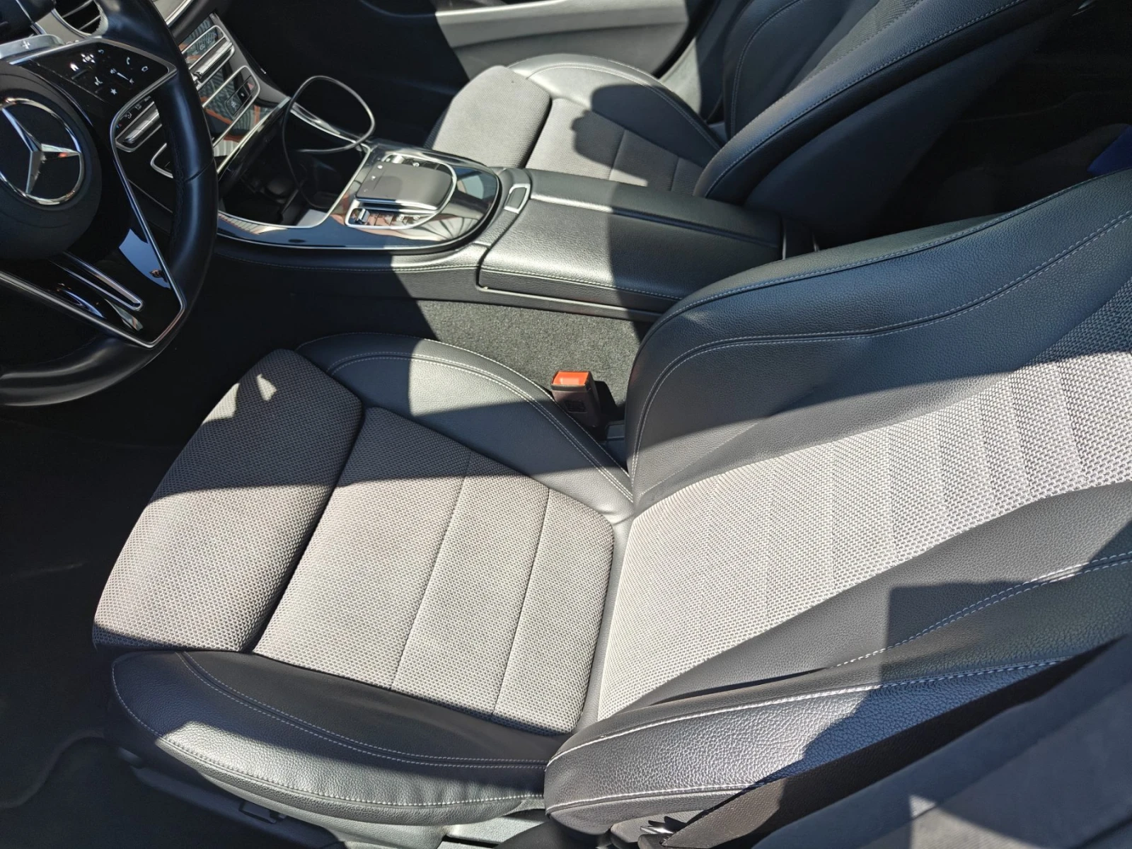 Mercedes-Benz E 220 4matic, снимка 8 - Автомобили и джипове - 54098306