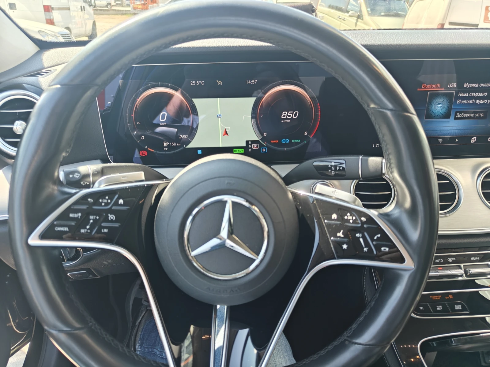 Mercedes-Benz E 220 4matic, снимка 12 - Автомобили и джипове - 54098306