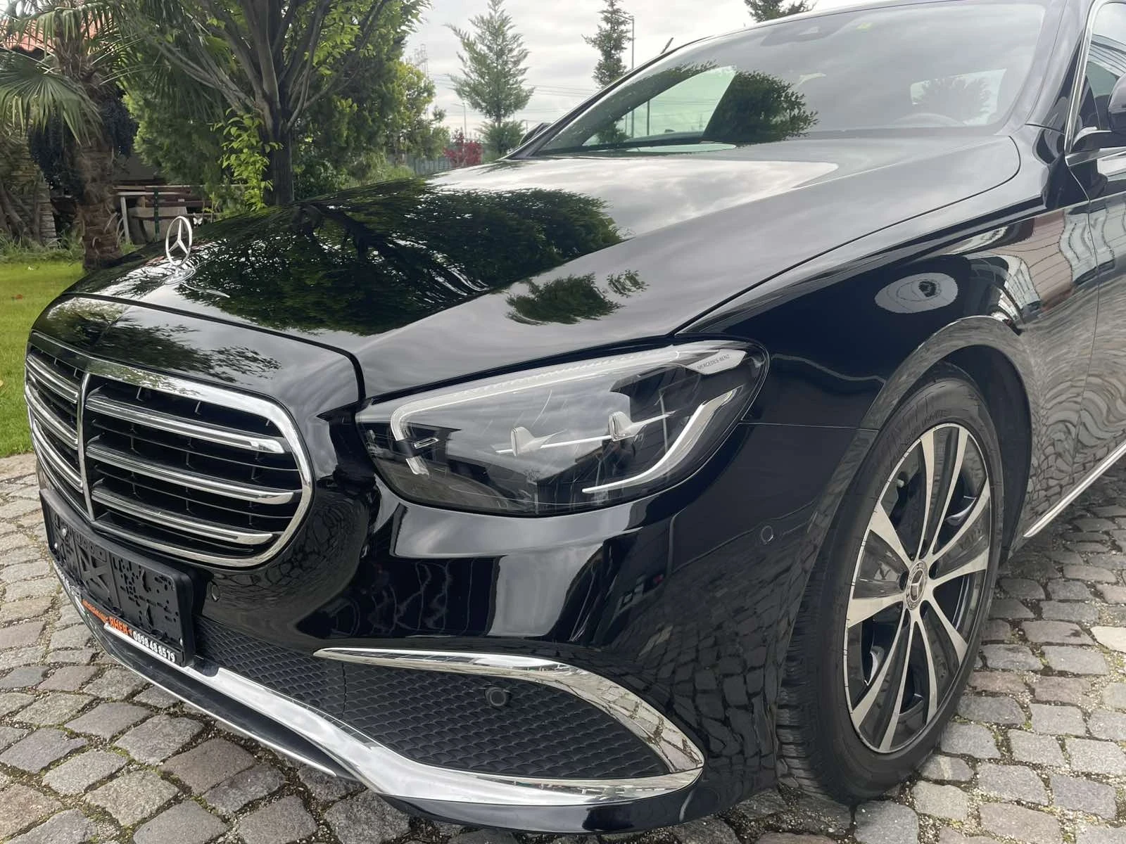 Mercedes-Benz E 220 4matic, снимка 8 - Автомобили и джипове - 54098306