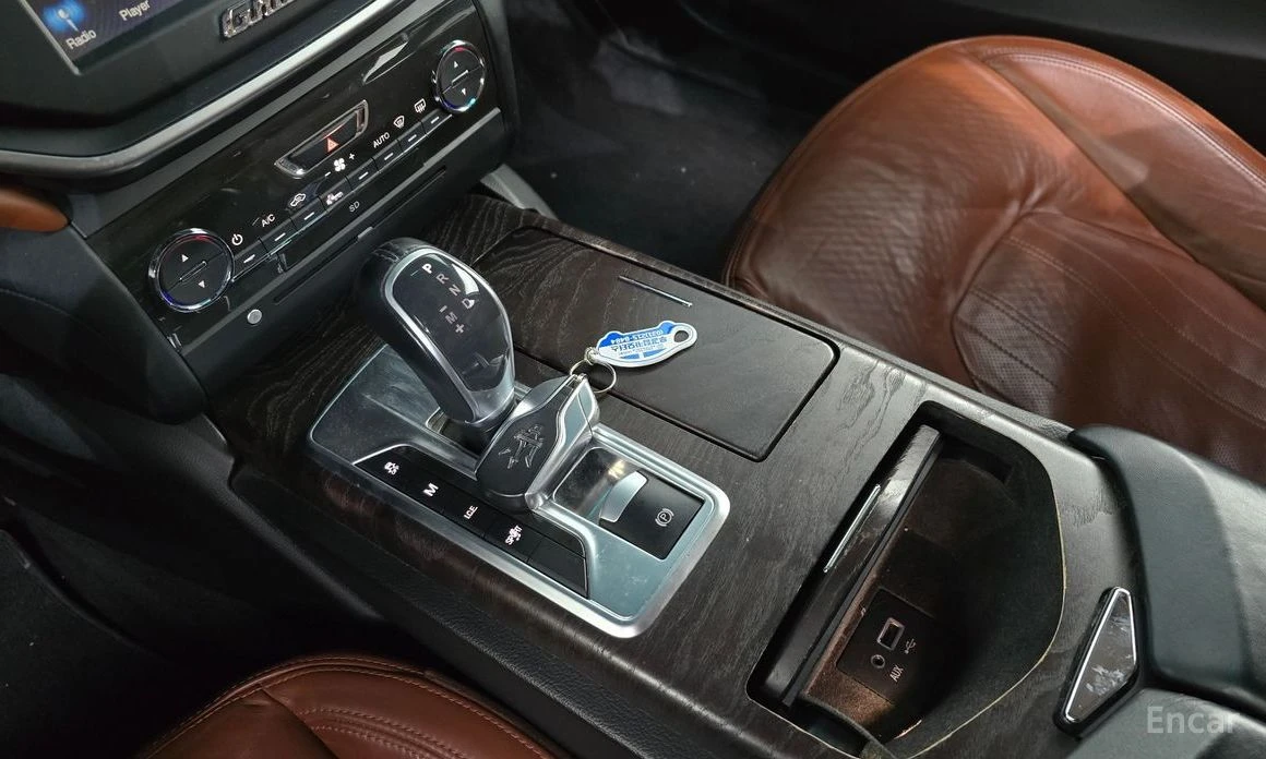 Maserati Ghibli * 3.0S* Q4* ПОДГРЕВ* ОБДУХВАНЕ* ШИБИДАХ* , снимка 9 - Автомобили и джипове - 54114983