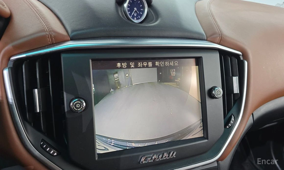 Maserati Ghibli * 3.0S* Q4* ПОДГРЕВ* ОБДУХВАНЕ* ШИБИДАХ* , снимка 13 - Автомобили и джипове - 54114983