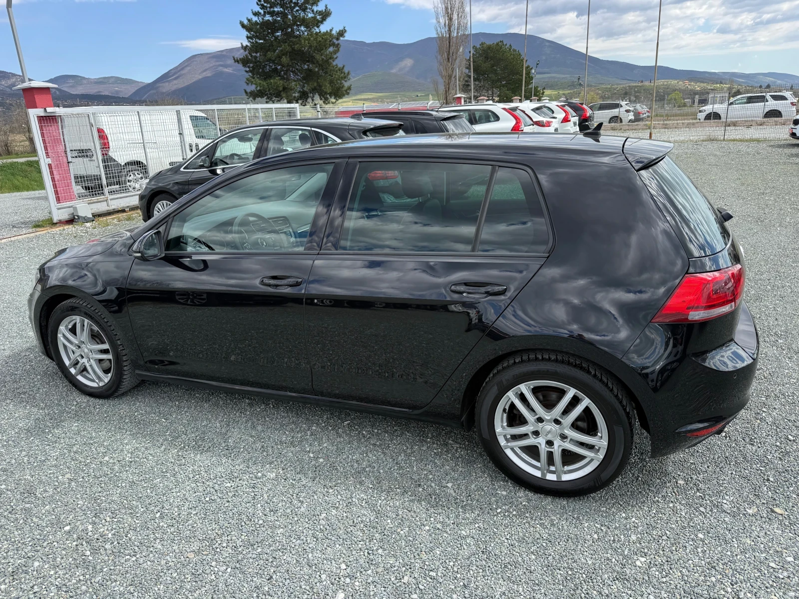 VW Golf (KATO НОВА), снимка 9 - Автомобили и джипове - 54121870