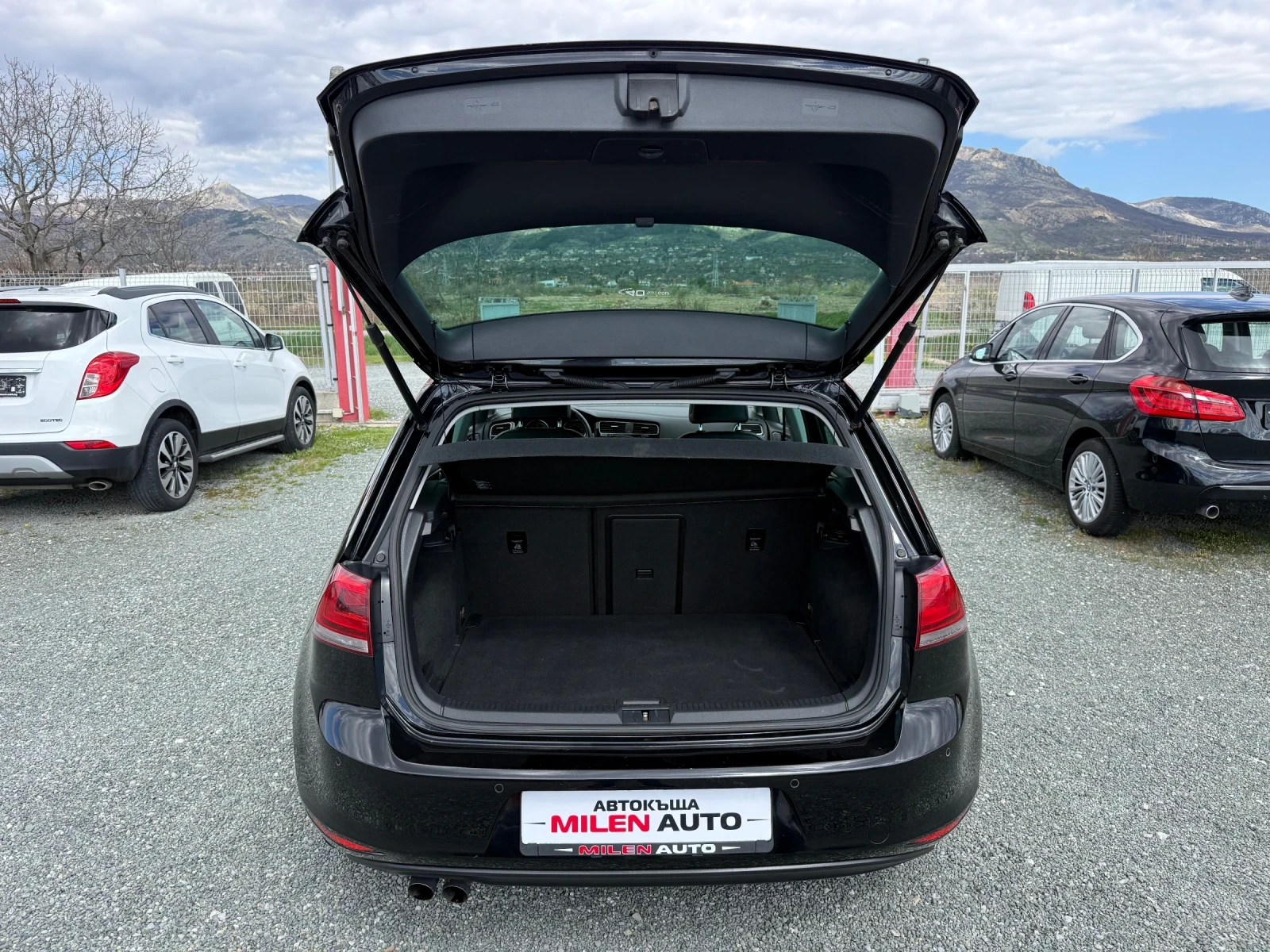 VW Golf (KATO НОВА), снимка 13 - Автомобили и джипове - 54121870