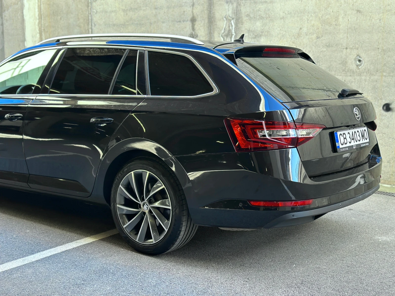 Skoda Superb 2.0TDI 4x4 Laurin&Klement DSG6, снимка 6 - Автомобили и джипове - 54141534