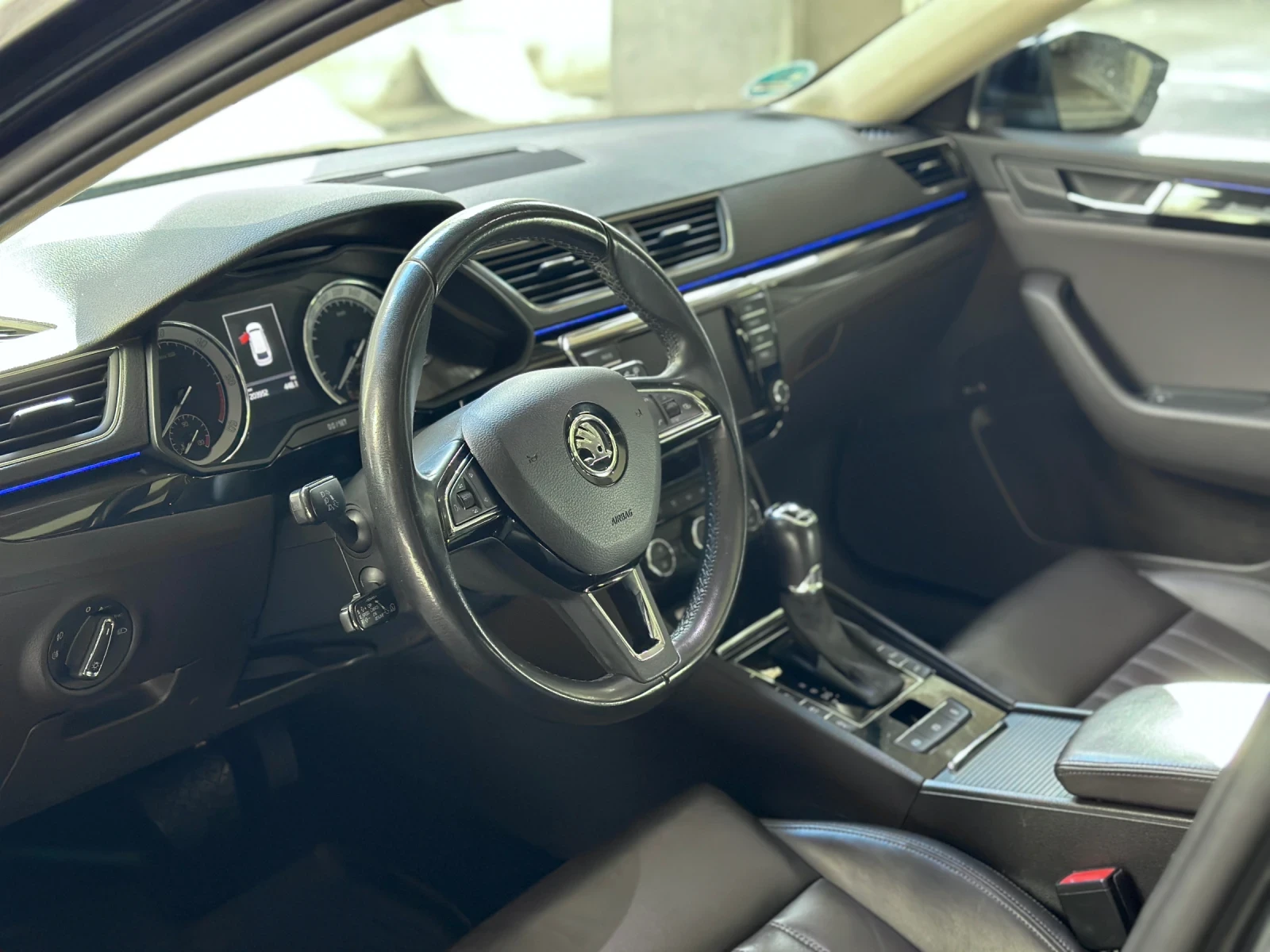 Skoda Superb 2.0TDI 4x4 Laurin&Klement DSG6, снимка 8 - Автомобили и джипове - 54141534