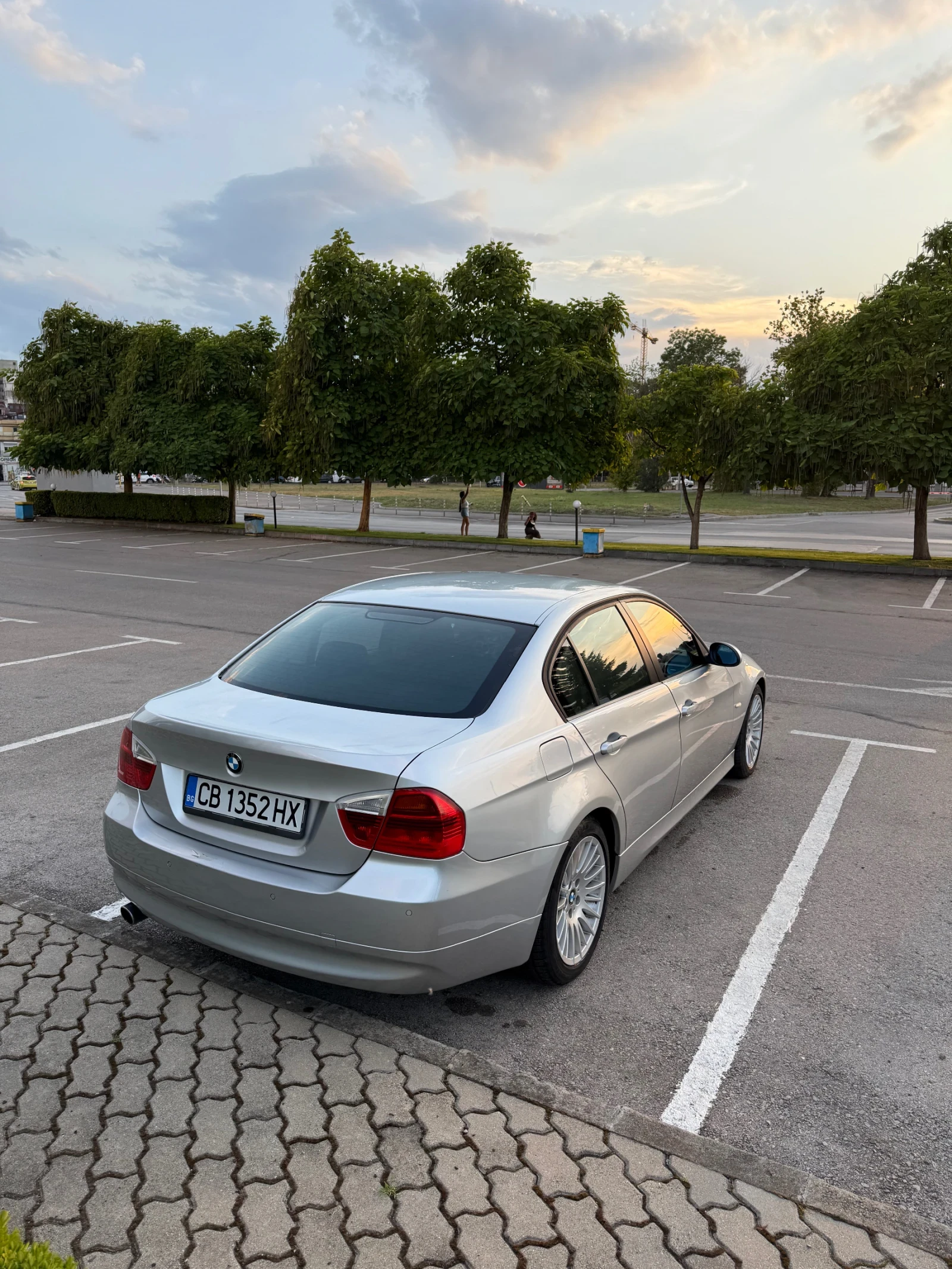 BMW 320, снимка 3 - Автомобили и джипове - 55340086