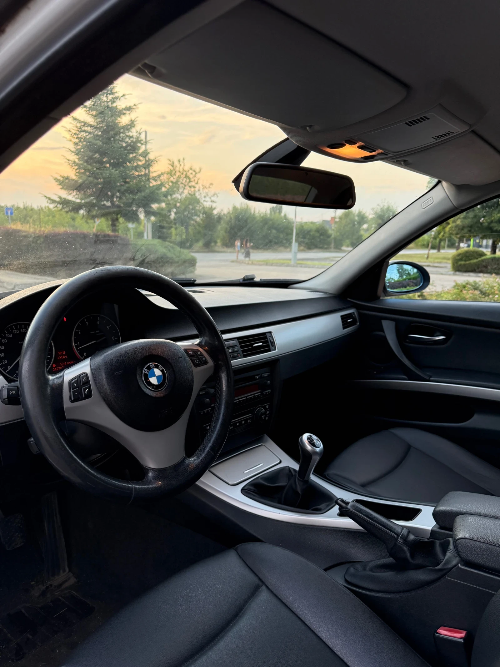 BMW 320, снимка 4 - Автомобили и джипове - 55340086