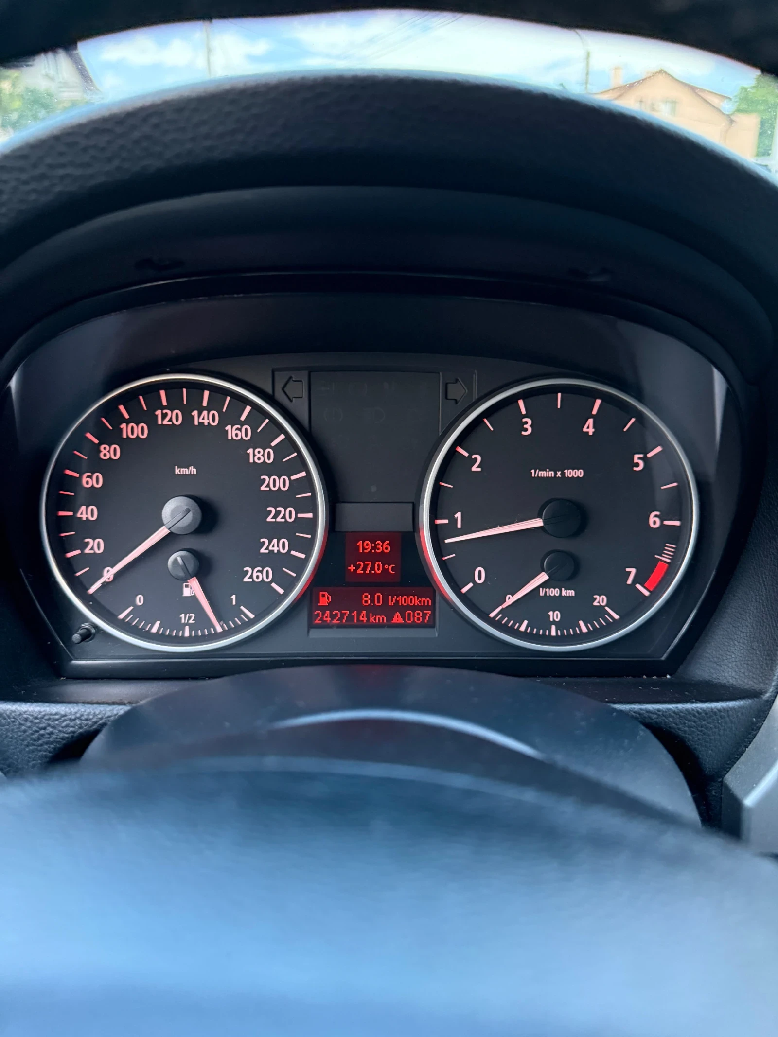 BMW 320, снимка 11 - Автомобили и джипове - 55340086