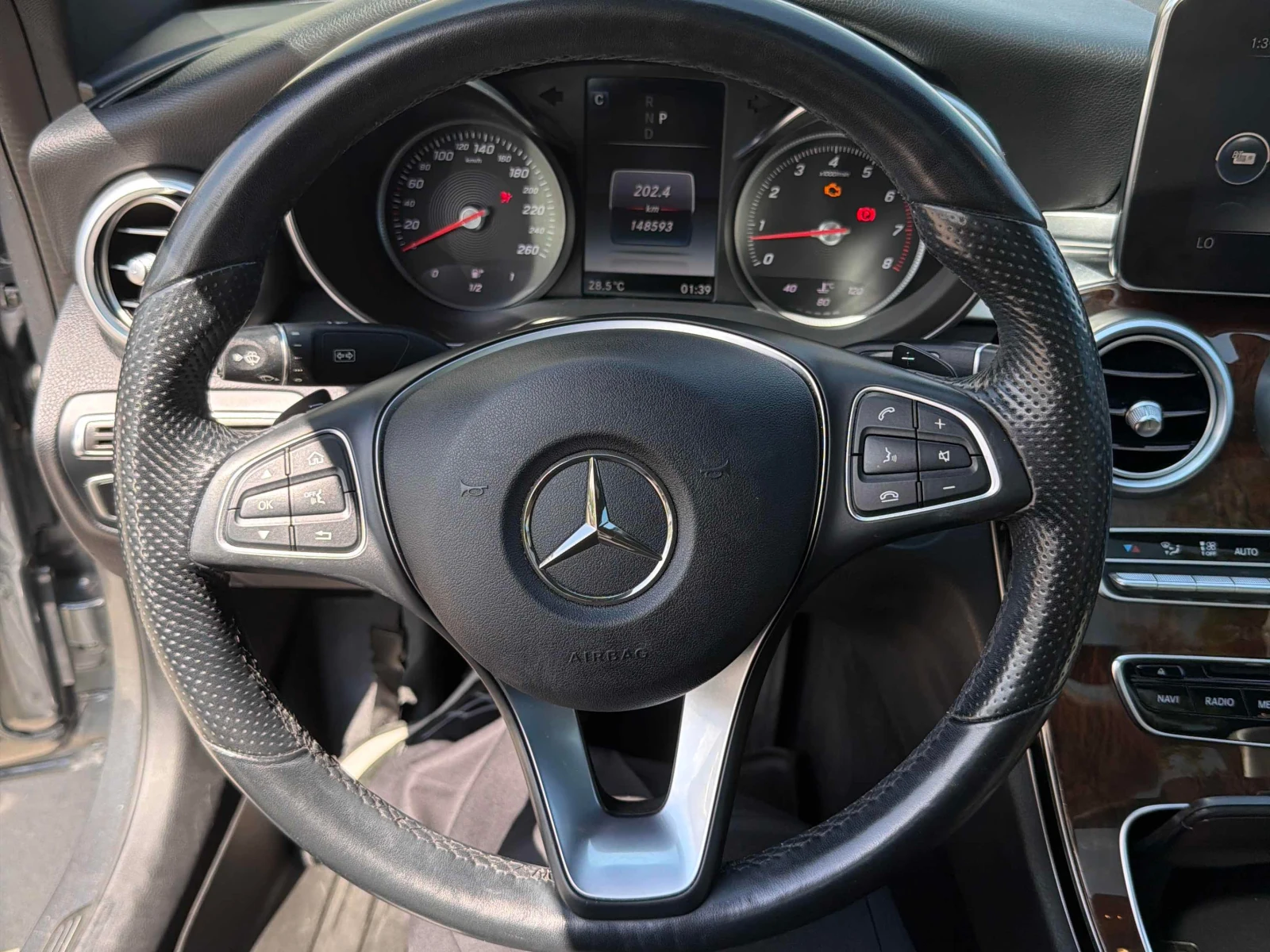 Mercedes-Benz C 300 АМГ ПАКЕТ/CARFAX/ПАНО/ПОДГРЕВ/+ ГУМИ И ДЖАНТИ, снимка 13 - Автомобили и джипове - 56076167