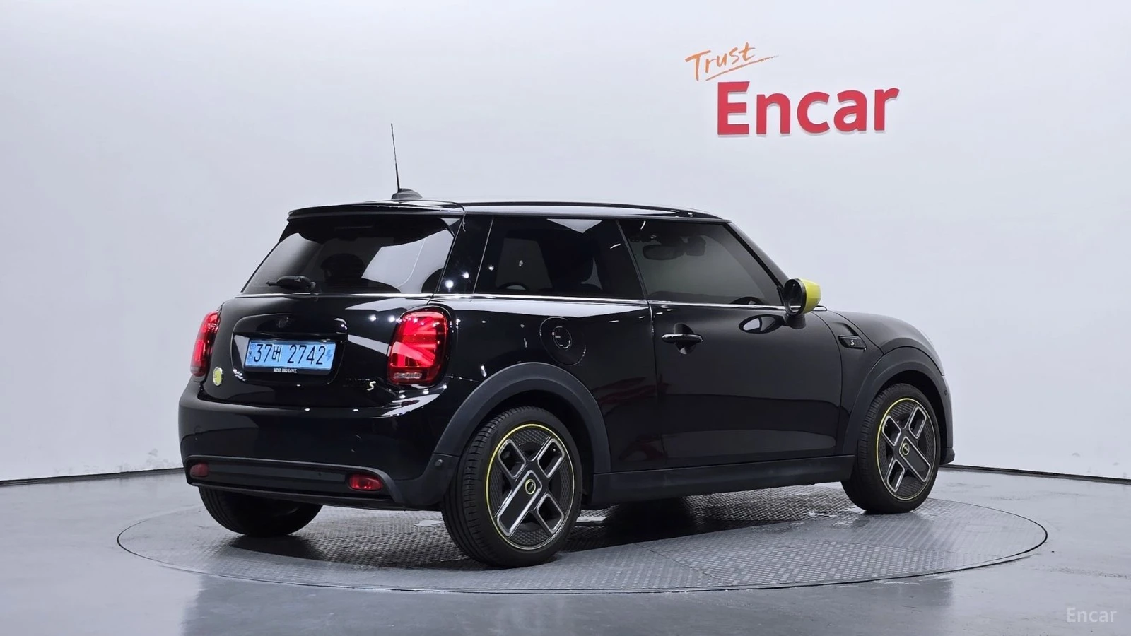 Mini Cooper ELECTRIC | ACC | ПОДГРЕВИ, снимка 2 - Автомобили и джипове - 56112184