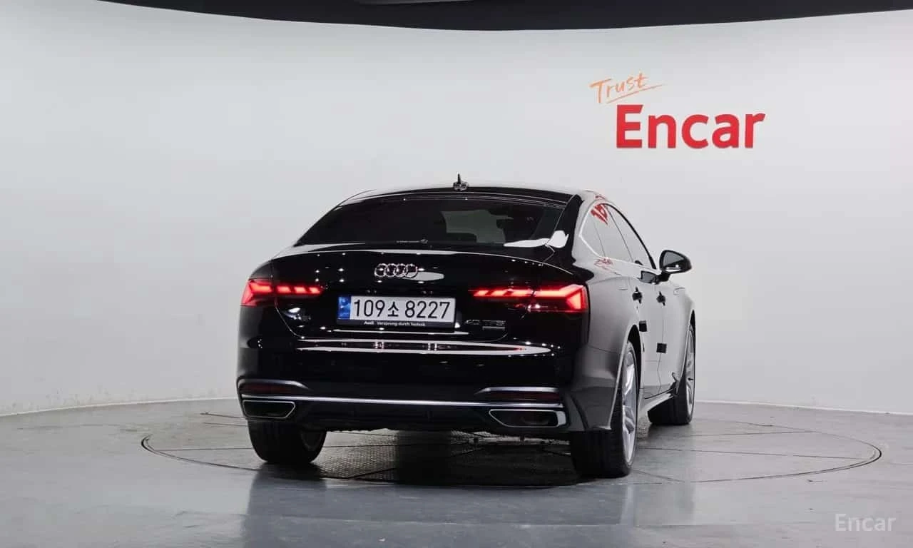 Audi A5 40 TFSI Quattro Sportback * ФИНАНСИРАНЕ, снимка 4 - Автомобили и джипове - 56328459