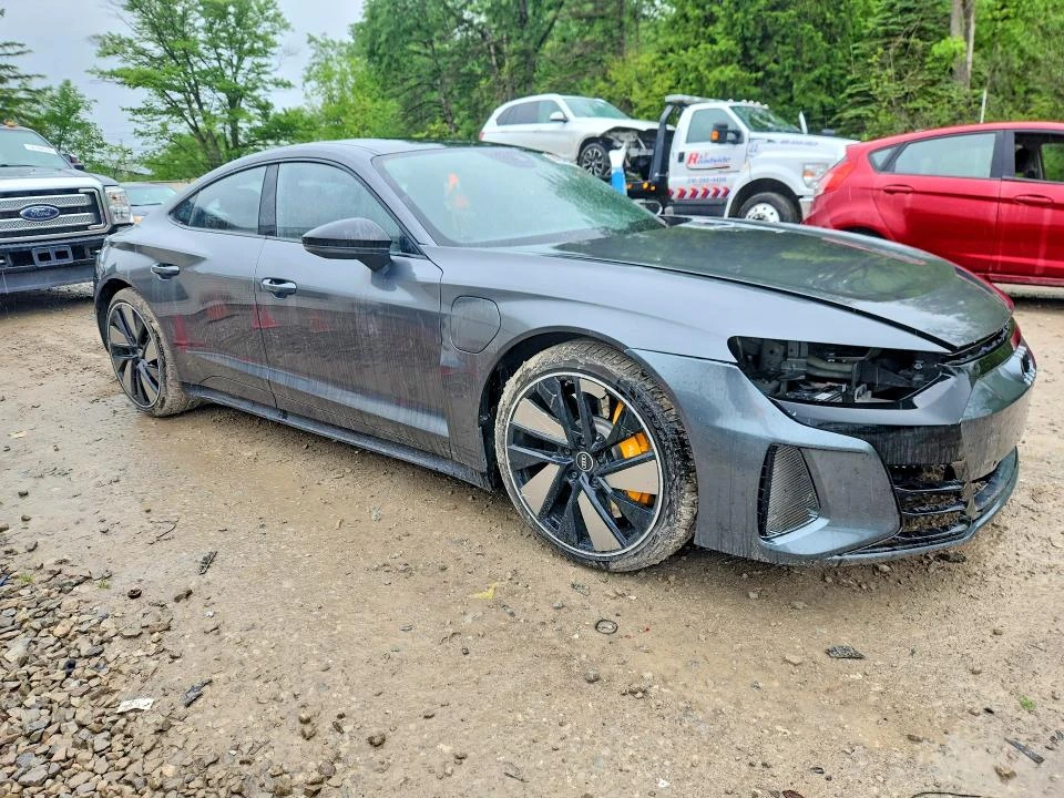 Audi E-Tron GT RS/QUATTRO/CARFAX/, снимка 4 - Автомобили и джипове - 56655287