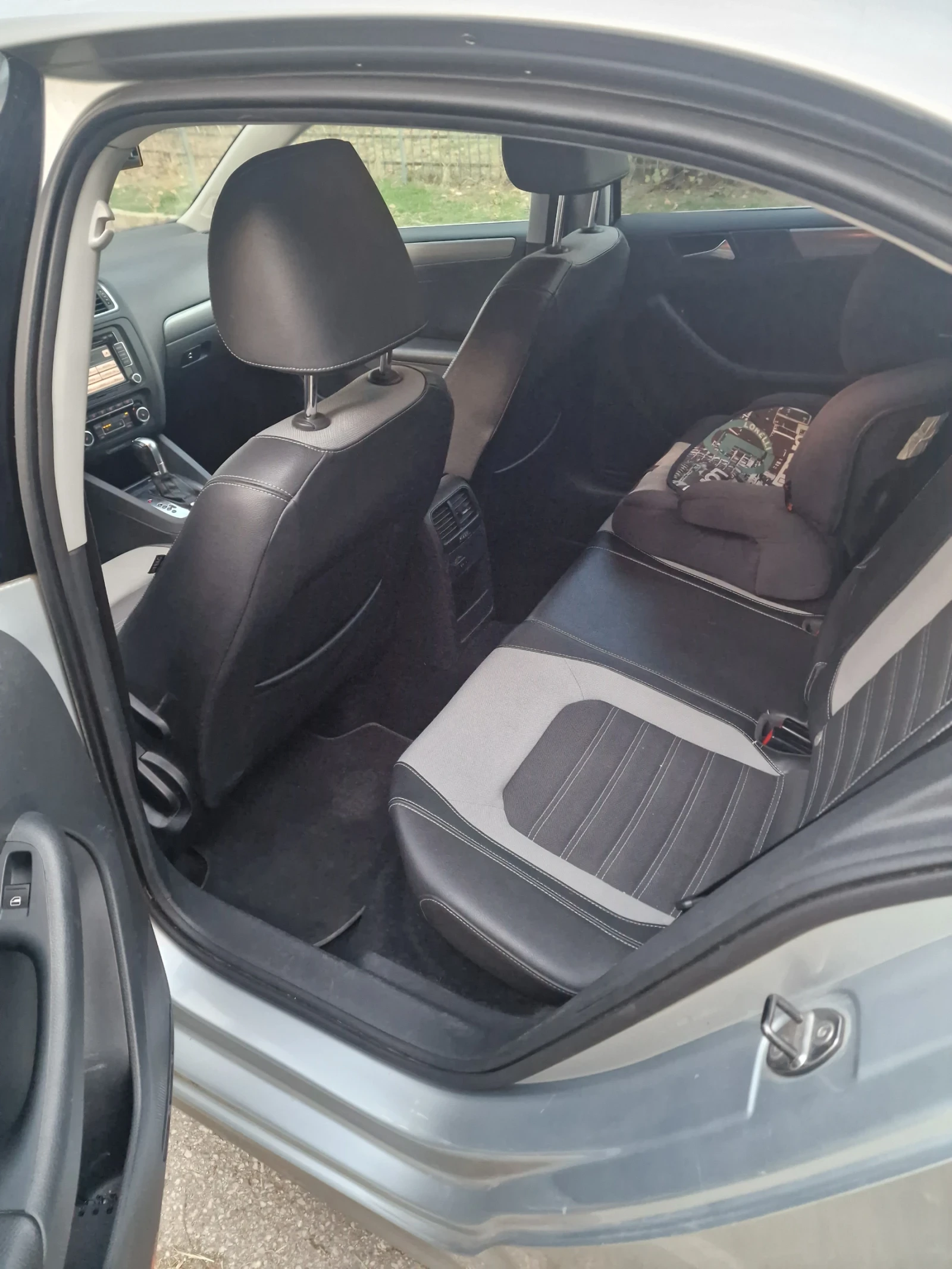 VW Jetta, снимка 13 - Автомобили и джипове - 56736052