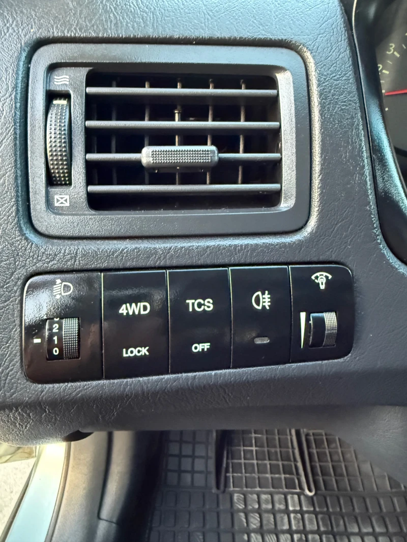 Hyundai Tucson 2.0CRDI 4WD, снимка 15 - Автомобили и джипове - 51726544