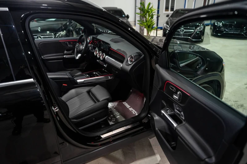Mercedes-Benz GLB 250I 4MATIC DISTRONIC ПАНОРАМА 360 ЛИЗИНГ 100%, снимка 13 - Автомобили и джипове - 53248678