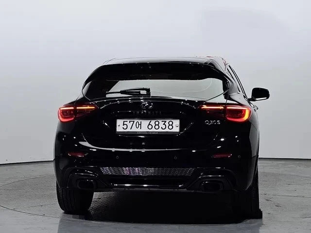 Infiniti Q30 2.0 t 4x4 - изображение 4