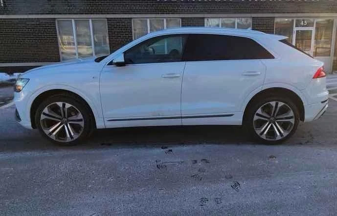 Audi Q8 * Technik * CARFAX * БЕЗ ПЪРВОНАЧАЛНА ВНОСКА, снимка 2 - Автомобили и джипове - 52826288