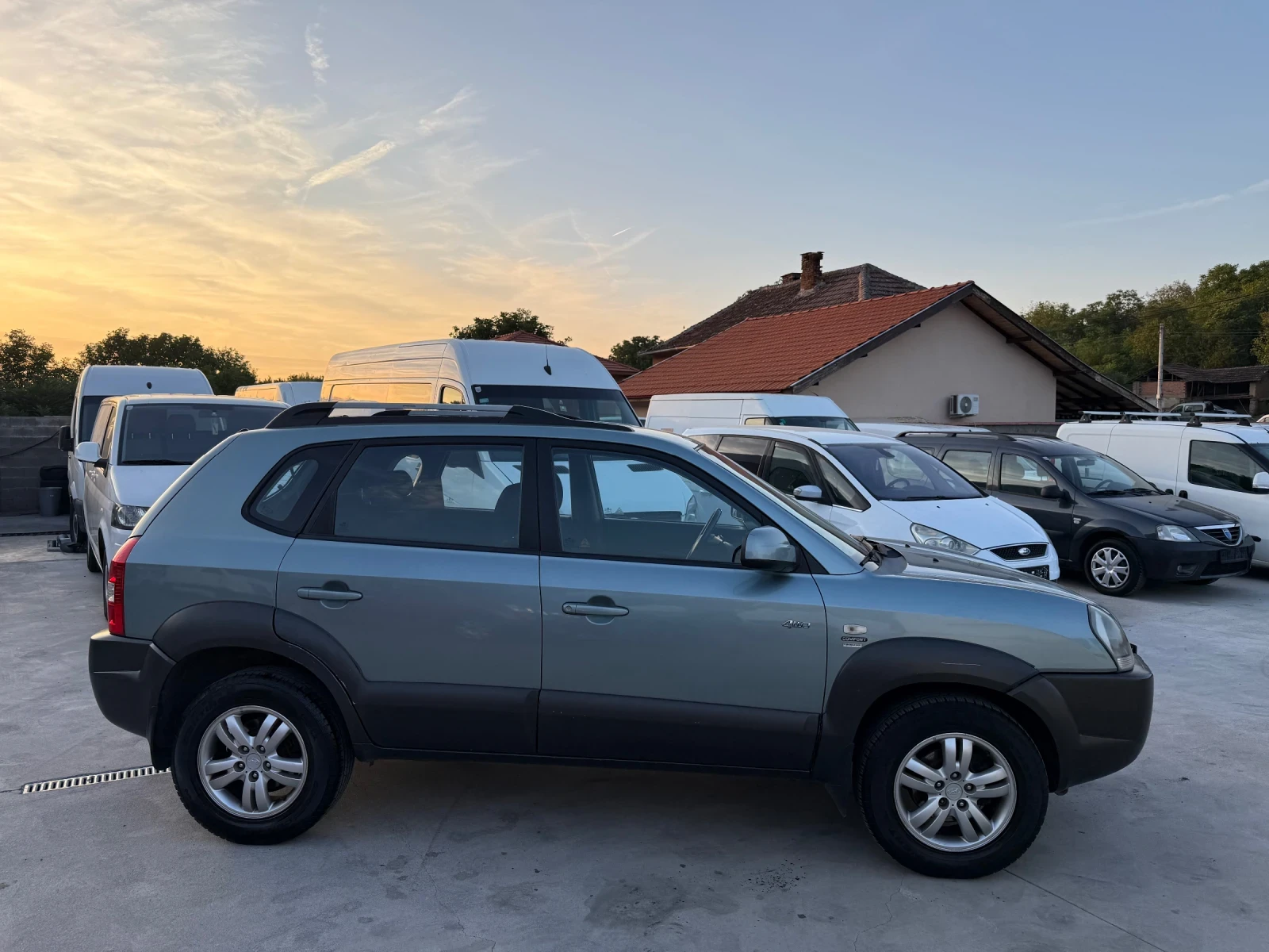 Hyundai Tucson 2.0CRDI 4WD - изображение 4