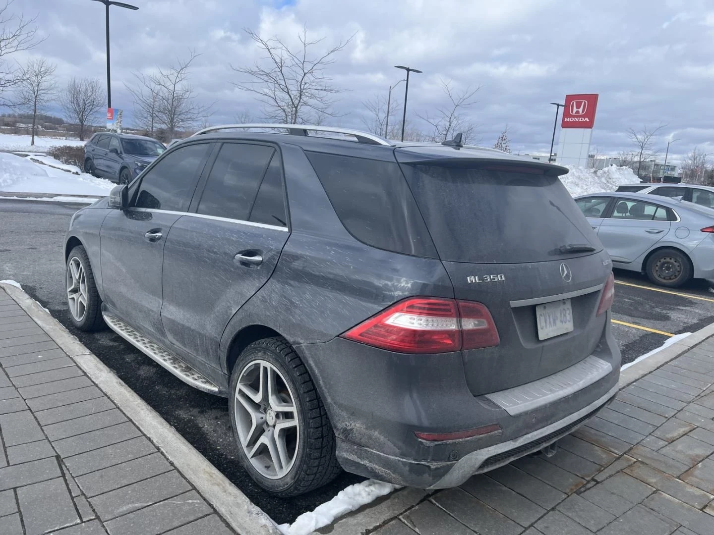Mercedes-Benz ML 350 AMG-pkg* 360View* Harman/Kardon* Keyless* Пано* По, снимка 4 - Автомобили и джипове - 53853230