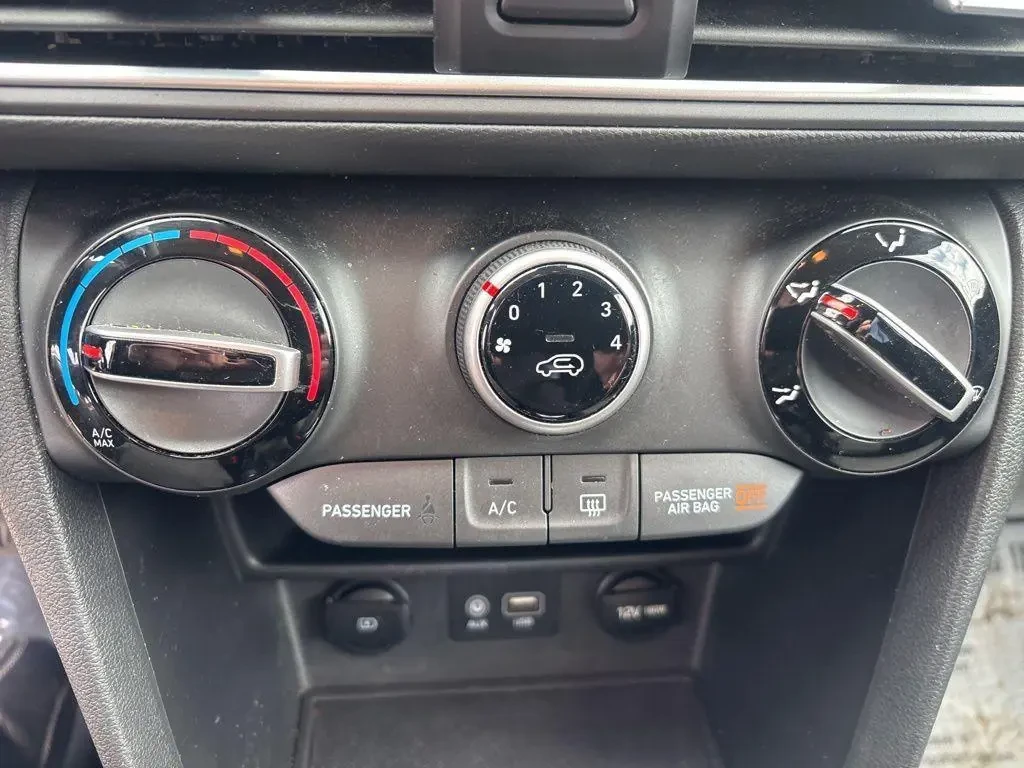 Hyundai Kona SEL AWD, снимка 15 - Автомобили и джипове - 54494464
