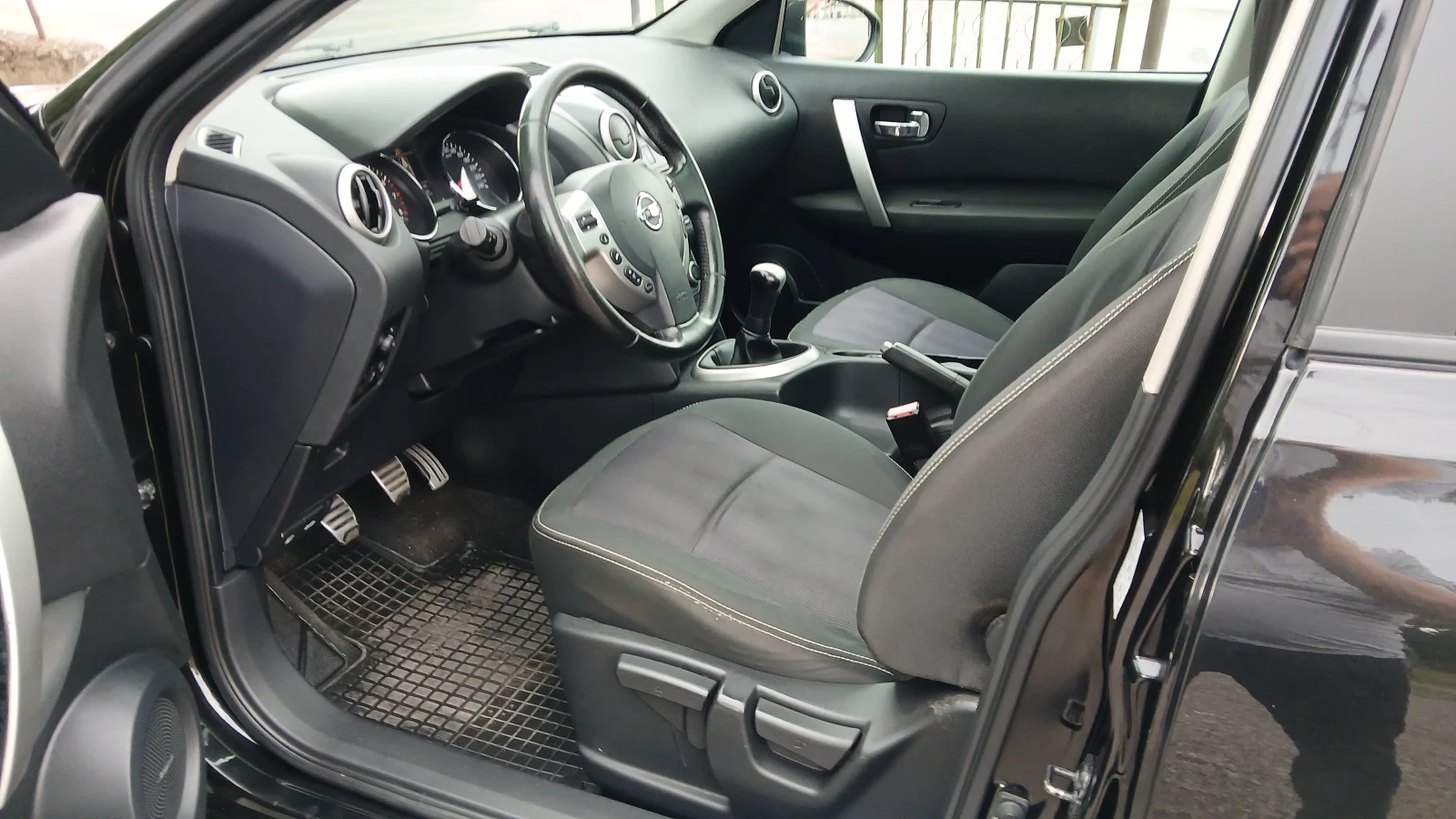 Nissan Qashqai Бензин-газ, снимка 6 - Автомобили и джипове - 54726199
