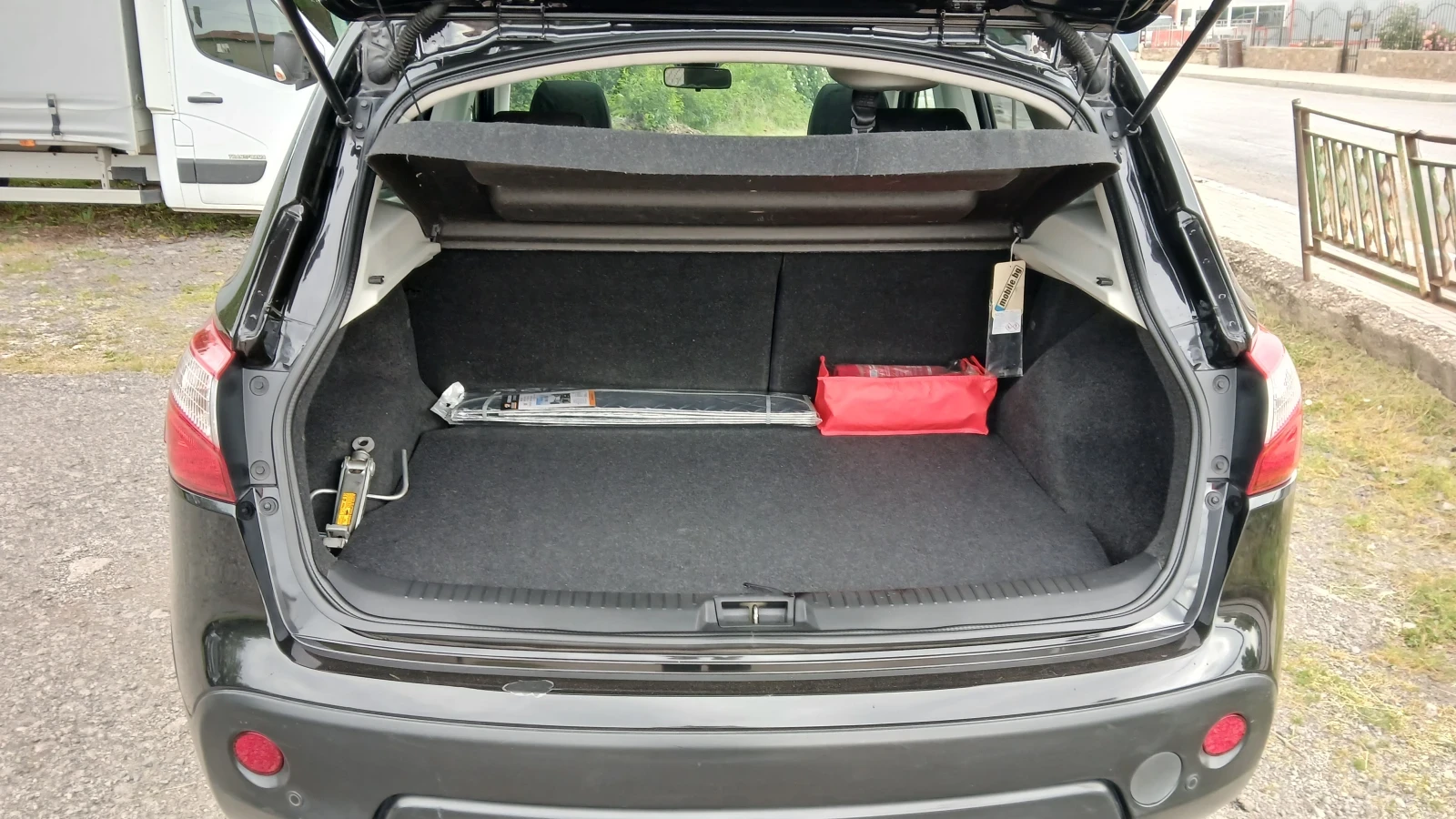 Nissan Qashqai Бензин-газ, снимка 13 - Автомобили и джипове - 54726199