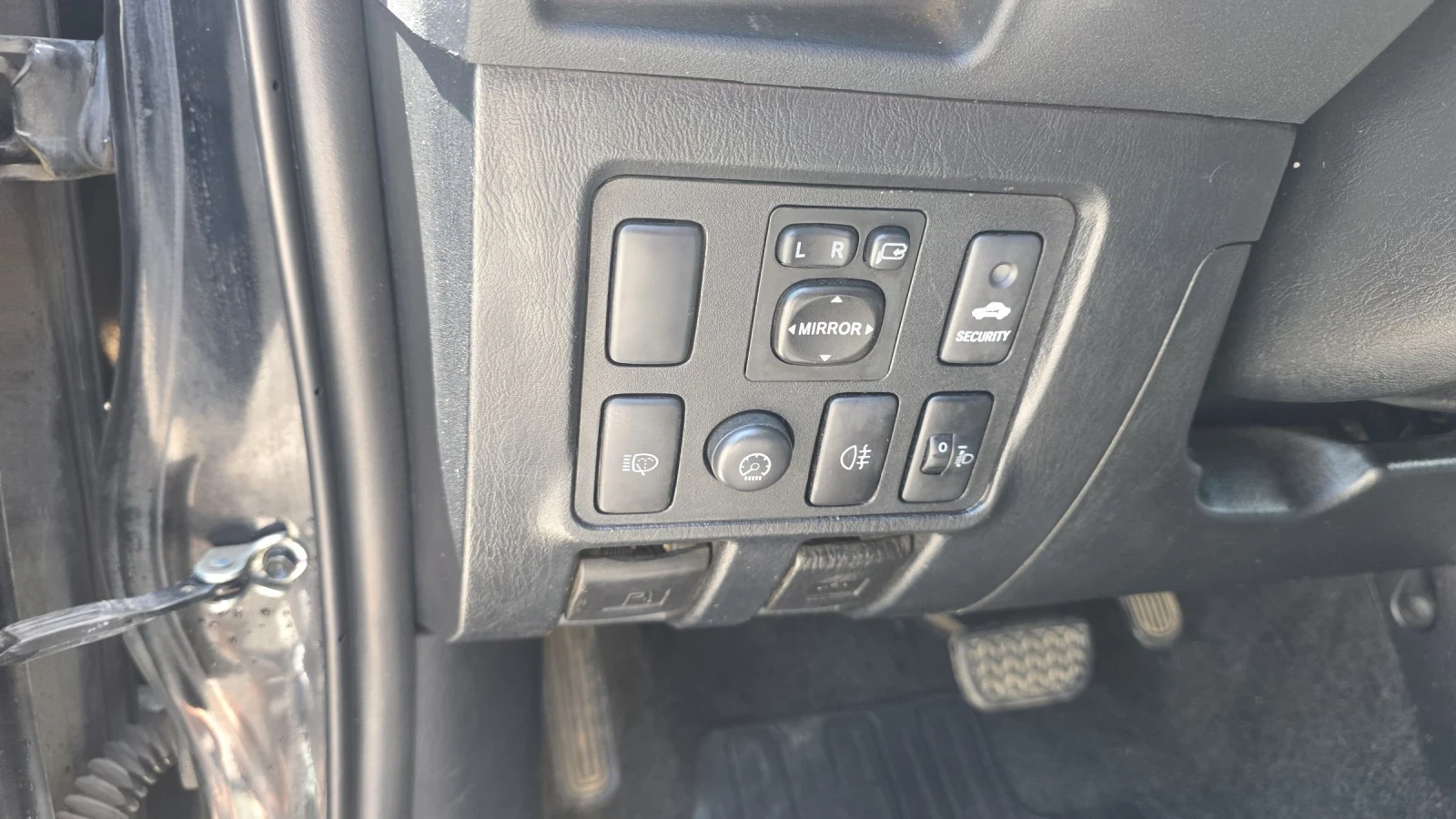 Toyota Hilux 3, 0 D-4D 4X4 EURO 5 B, снимка 10 - Автомобили и джипове - 55231140